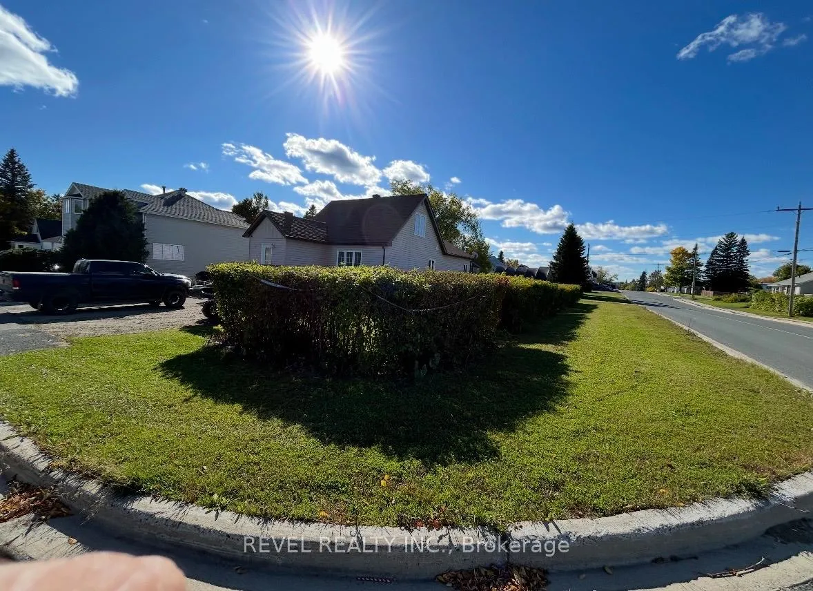 Photo 43 of 147 Fifteenth Avenue, Cochrane — HOMEH