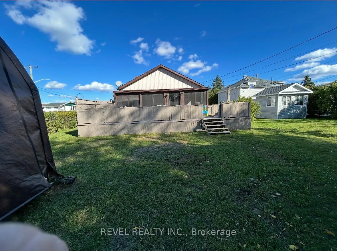 Photo 45 of 147 Fifteenth Avenue, Cochrane — HOMEH
