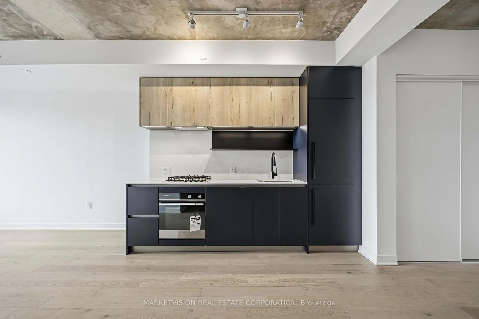 Photo 2 of Unit 711, 2625 Dundas Street W, Toronto, Junction Area — HOMEH