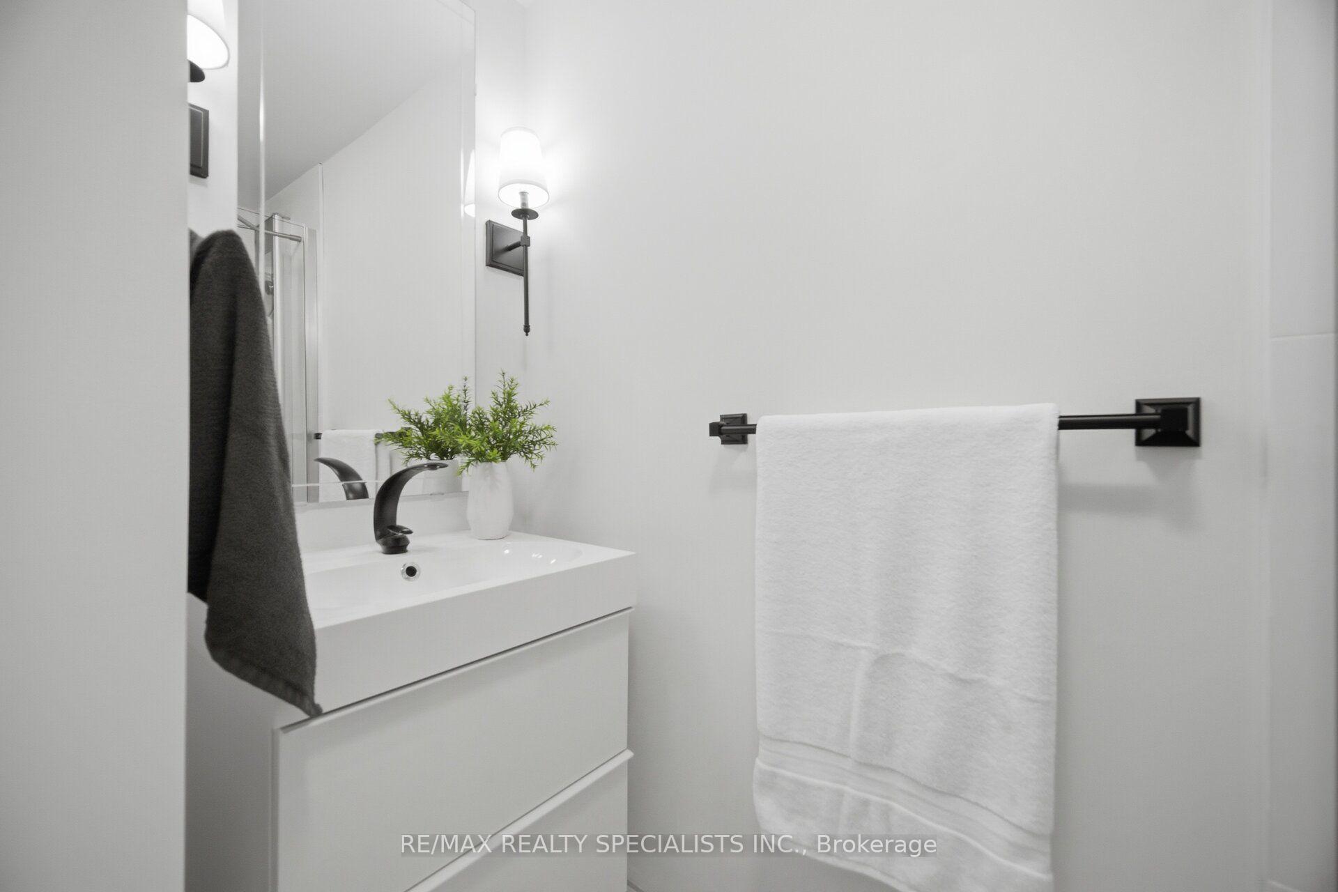 Photo 32 of 308 Mortimer Crescent, Milton, Harrison — HOMEH