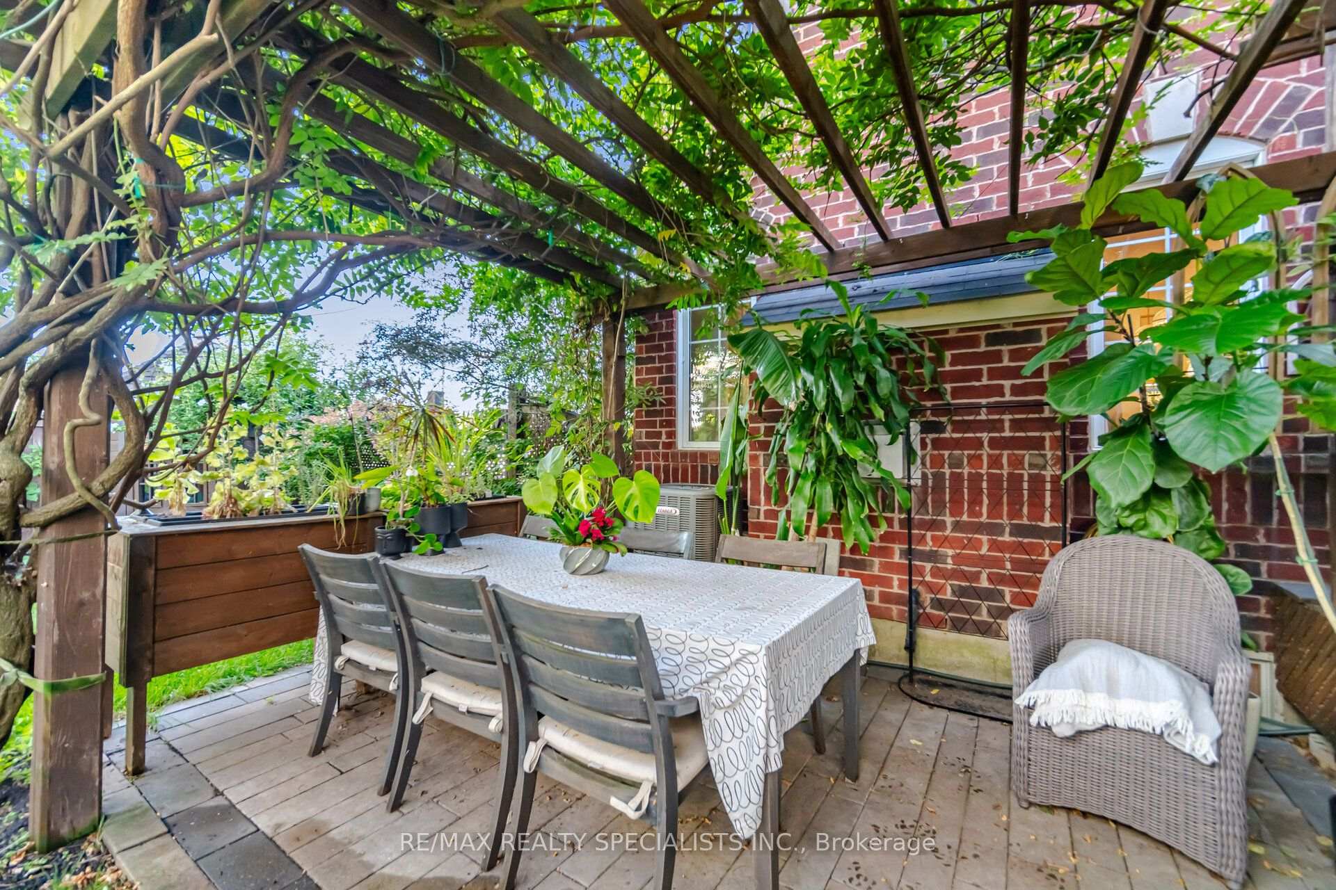 Photo 35 of 308 Mortimer Crescent, Milton, Harrison — HOMEH