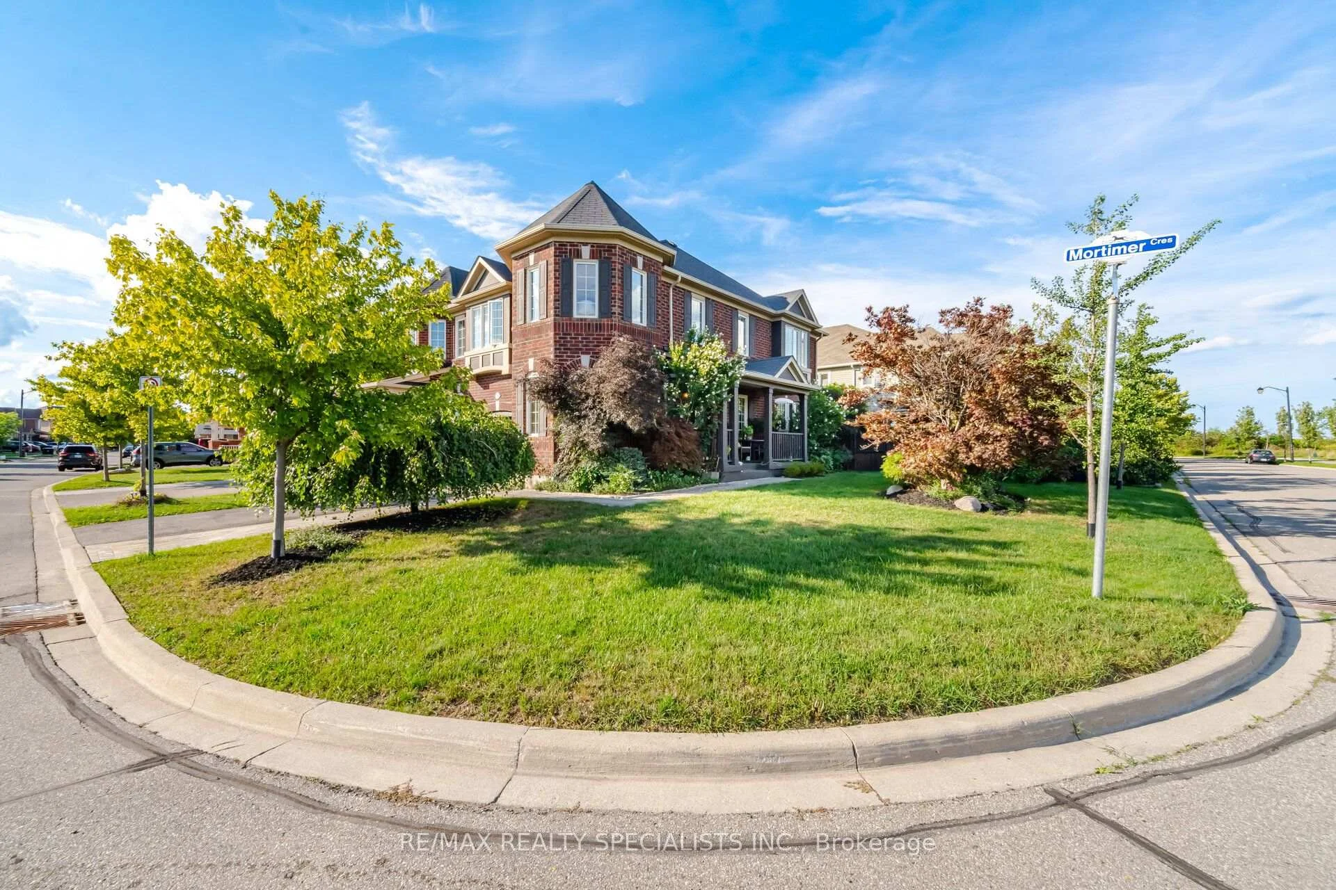 Photo 2 of 308 Mortimer Crescent, Milton, Harrison — HOMEH