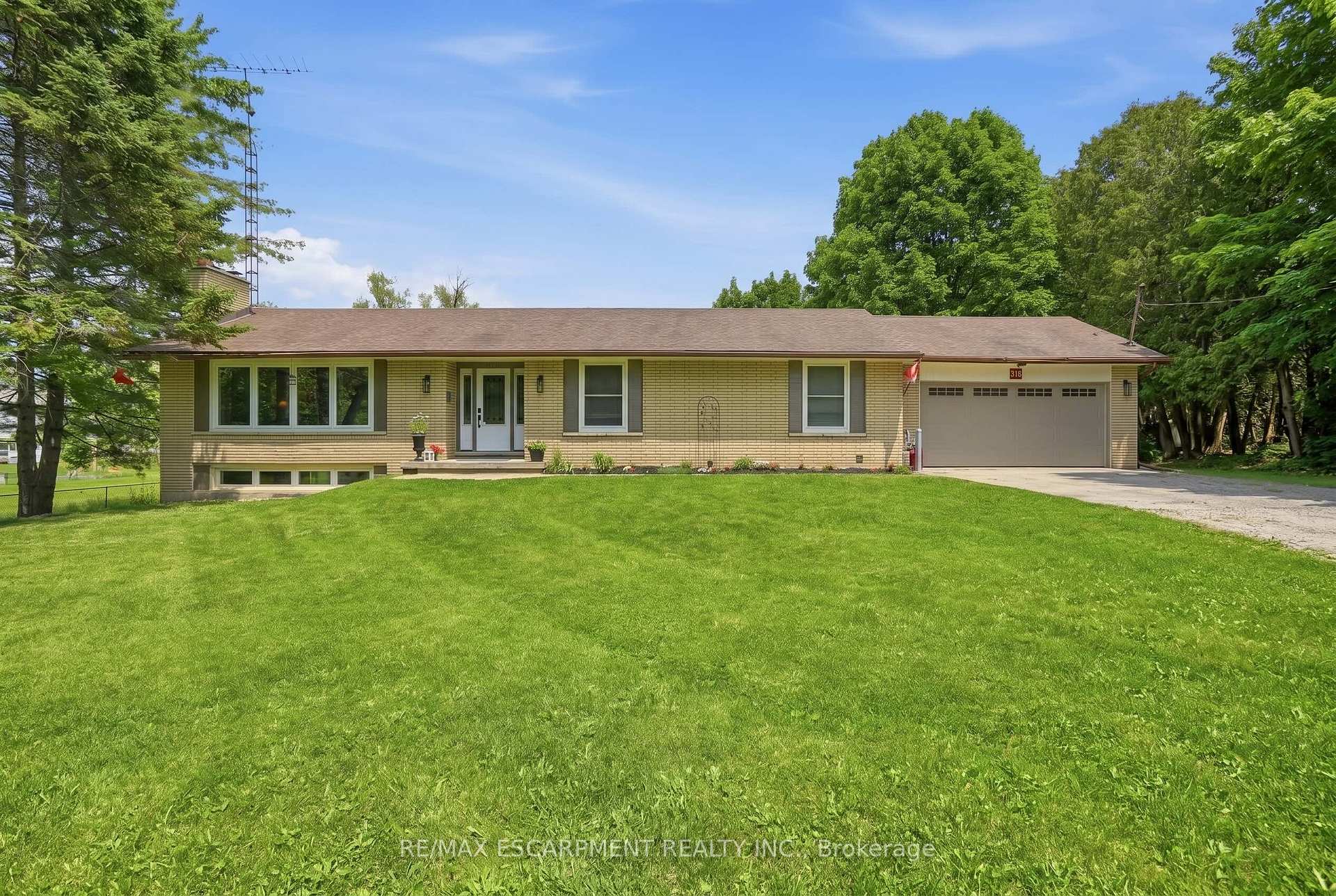 Photo of 318 Freelton Road