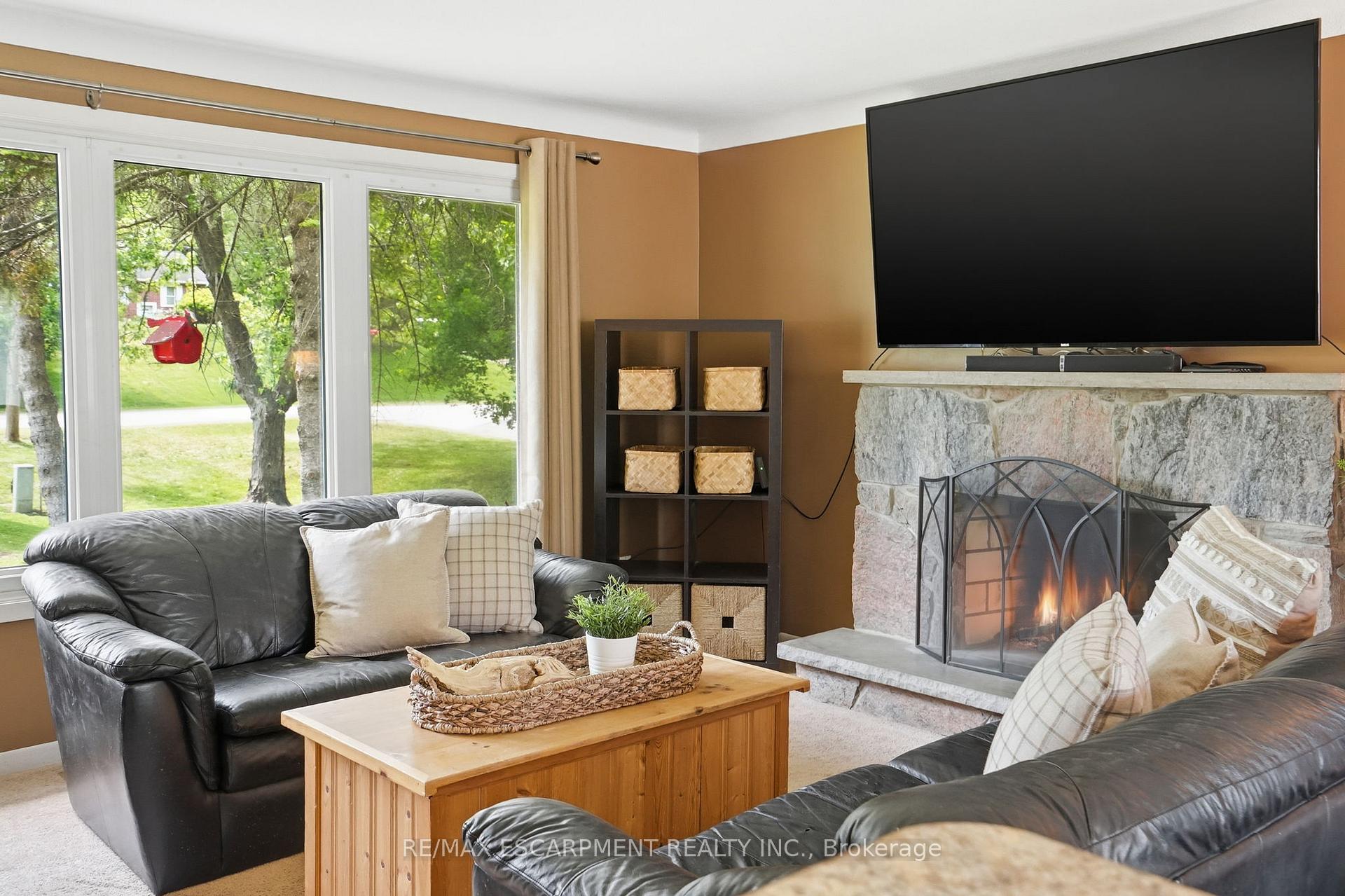 Photo 12 of 318 Freelton Road, Hamilton, Freelton — HOMEH