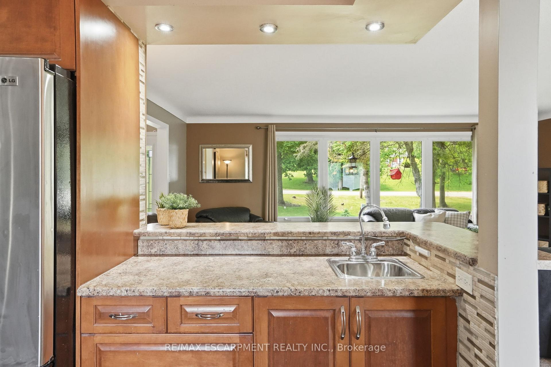 Photo 16 of 318 Freelton Road, Hamilton, Freelton — HOMEH