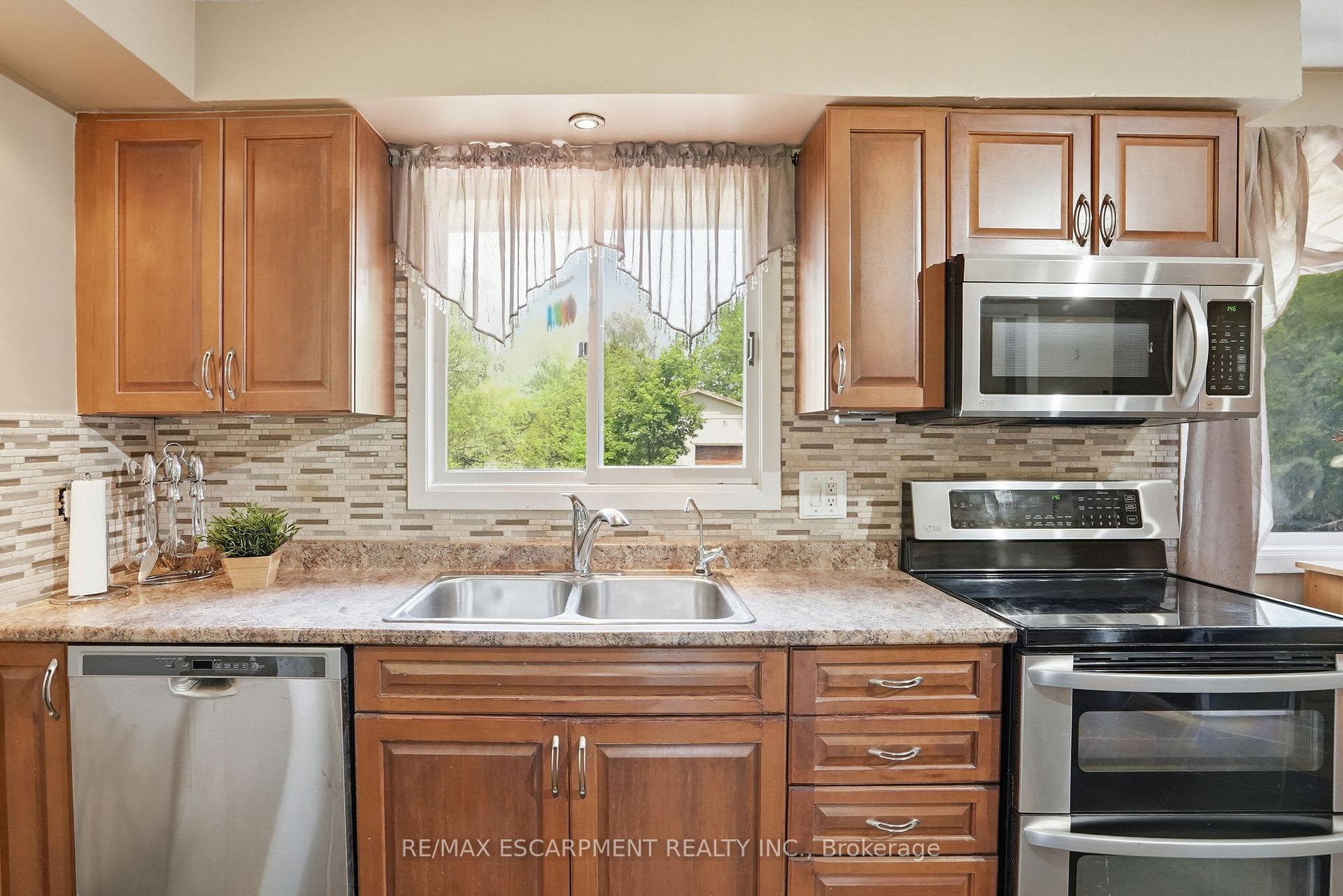 Photo 17 of 318 Freelton Road, Hamilton, Freelton — HOMEH
