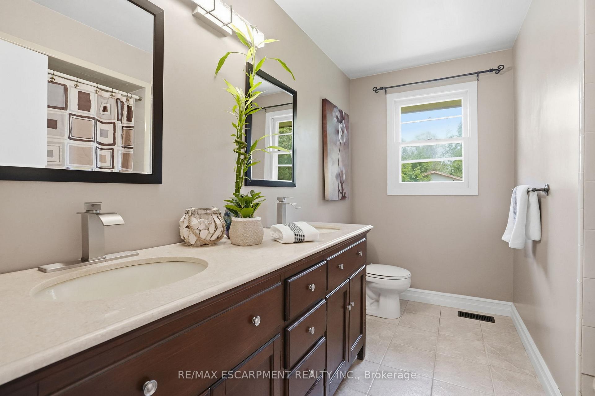 Photo 26 of 318 Freelton Road, Hamilton, Freelton — HOMEH