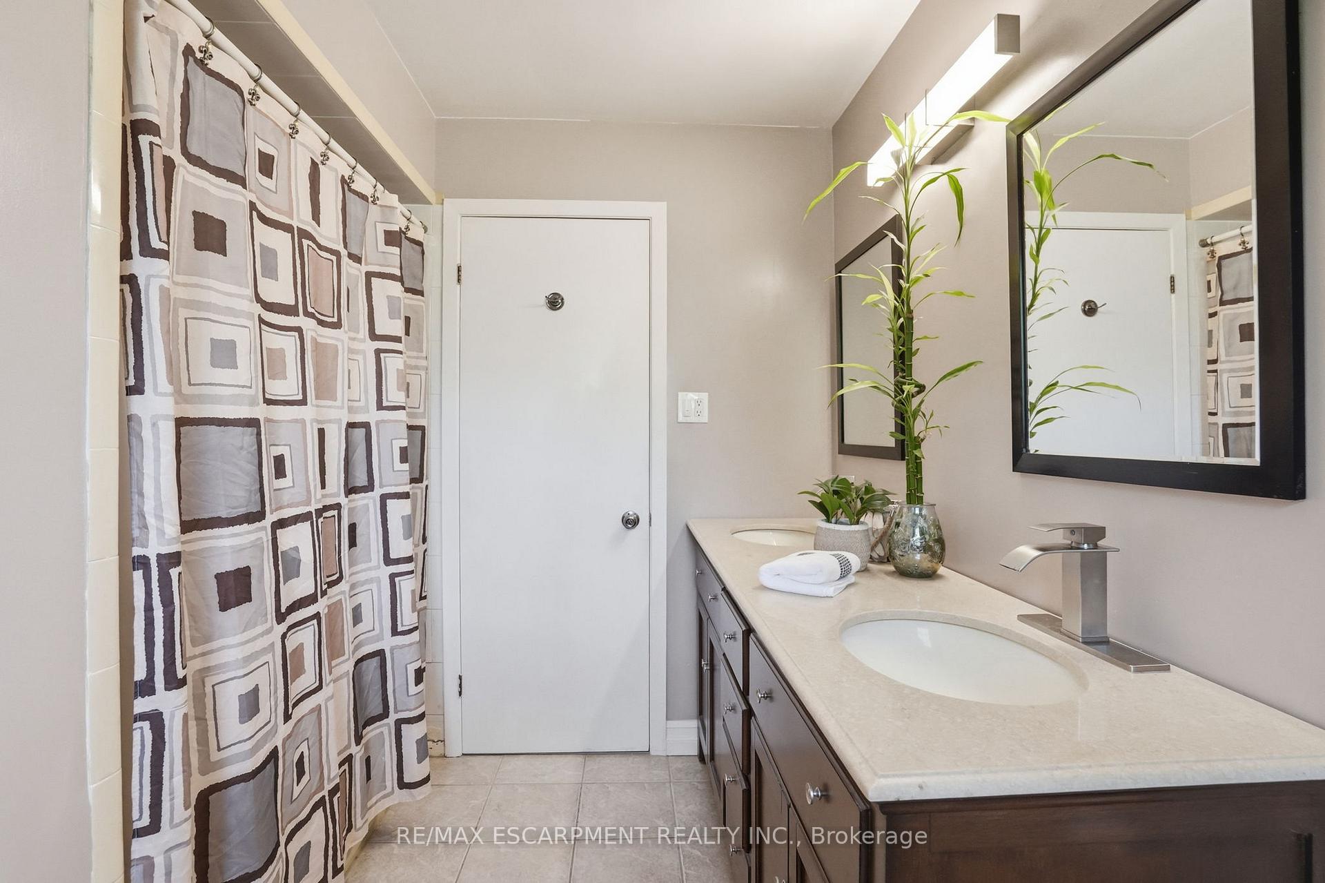 Photo 27 of 318 Freelton Road, Hamilton, Freelton — HOMEH