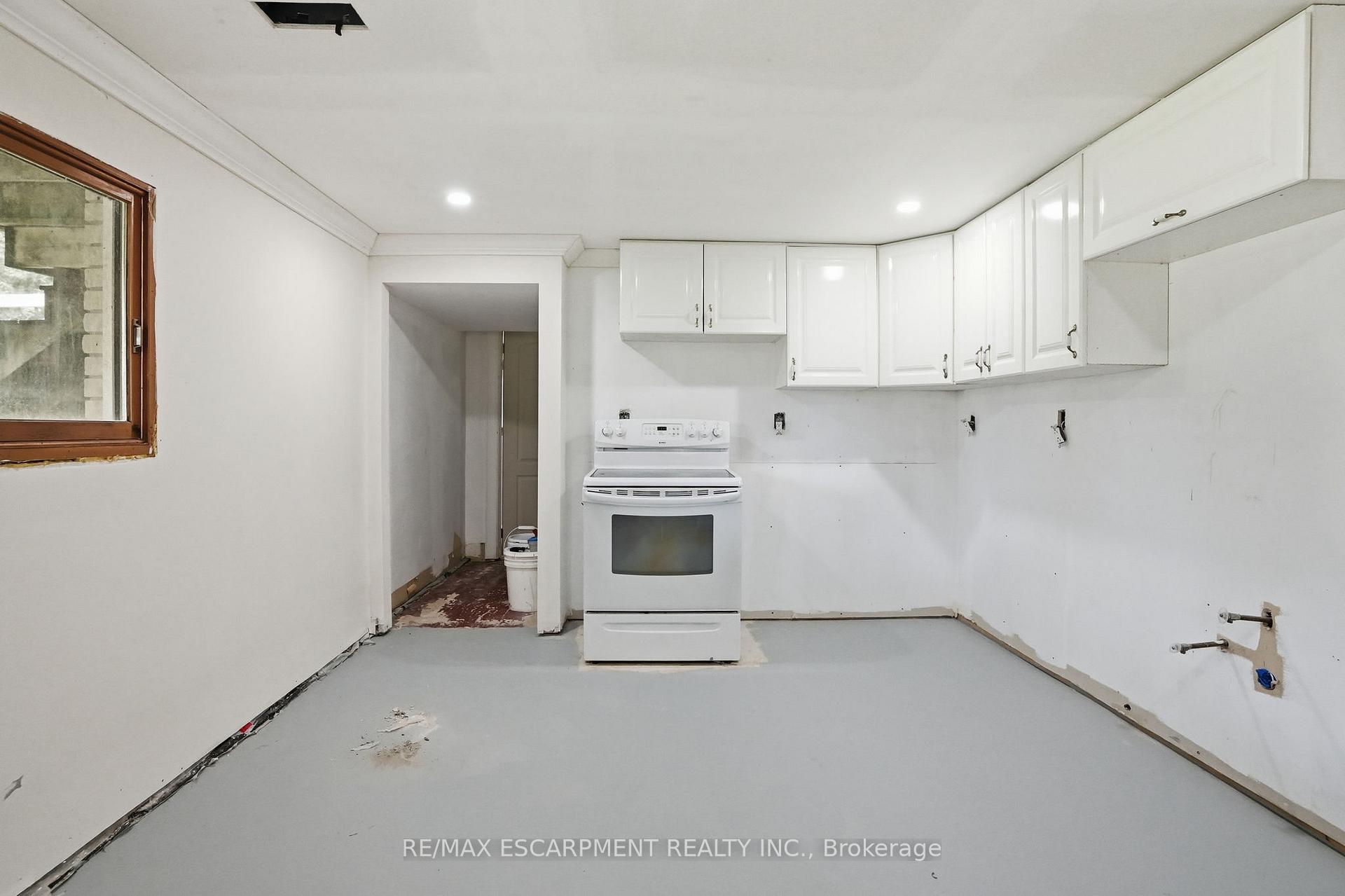 Photo 32 of 318 Freelton Road, Hamilton, Freelton — HOMEH