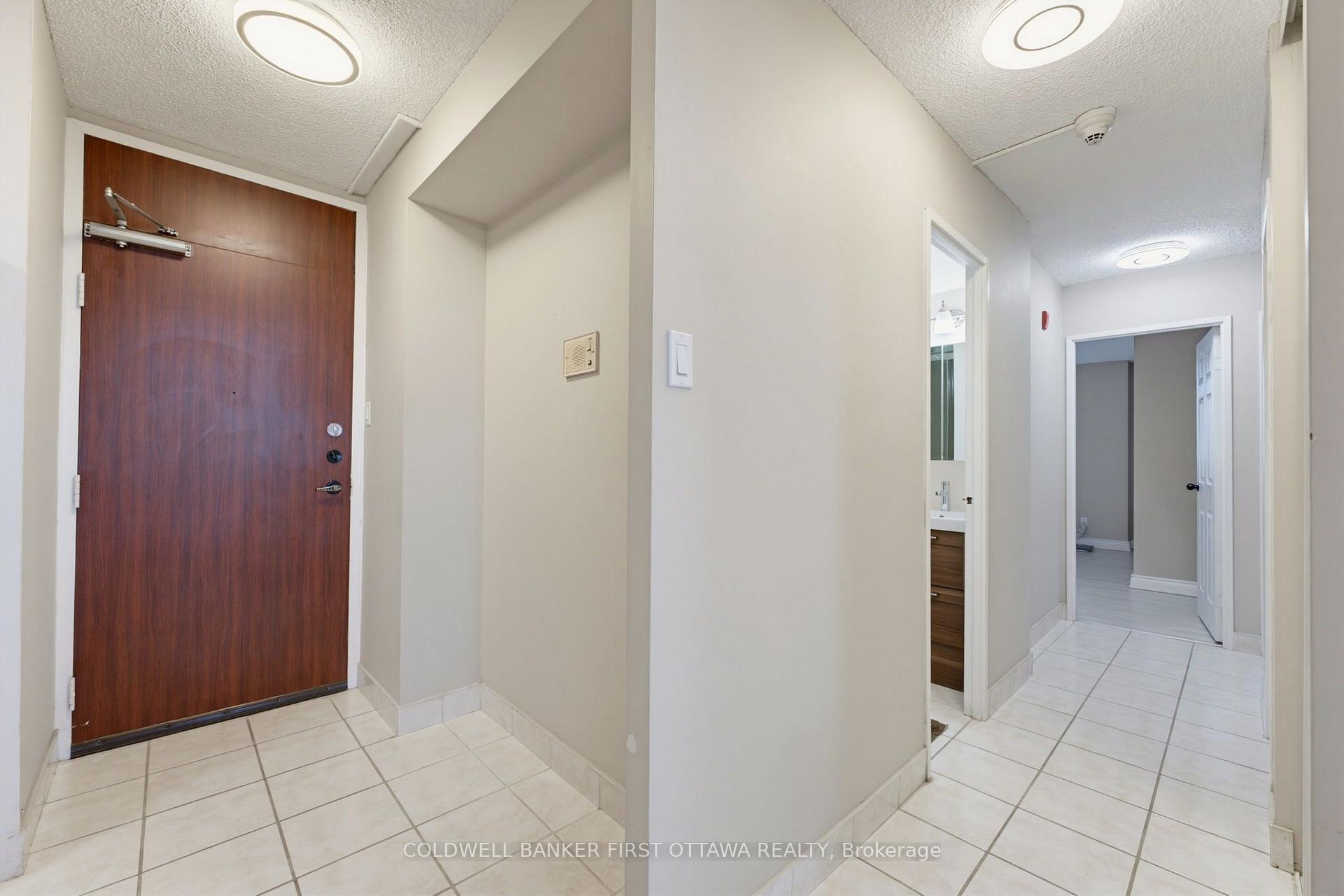 Photo 7 of Unit 803, 2000 Jasmine Crescent, Ottawa, Beacon Hill South — HOMEH