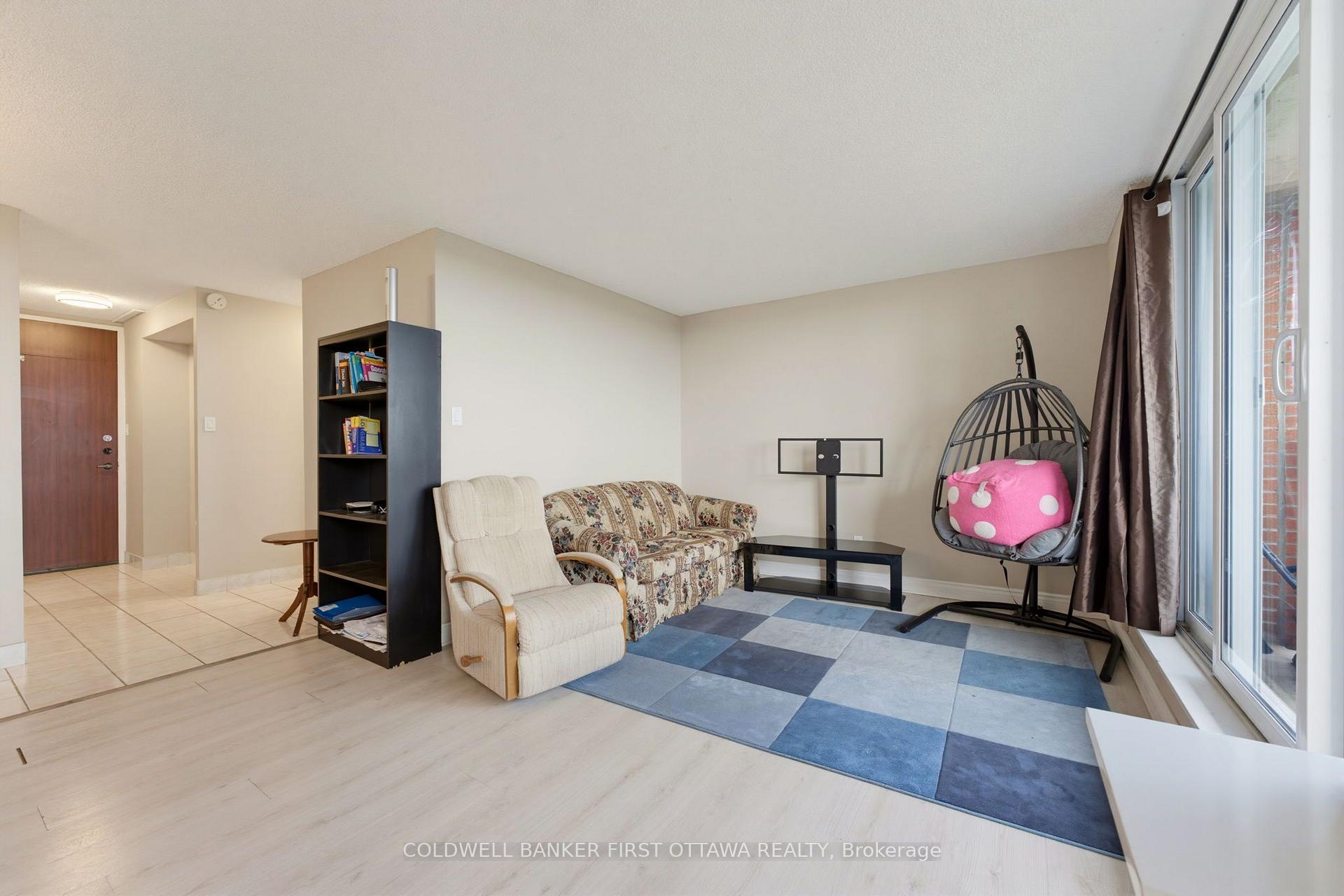 Photo 8 of Unit 803, 2000 Jasmine Crescent, Ottawa, Beacon Hill South — HOMEH