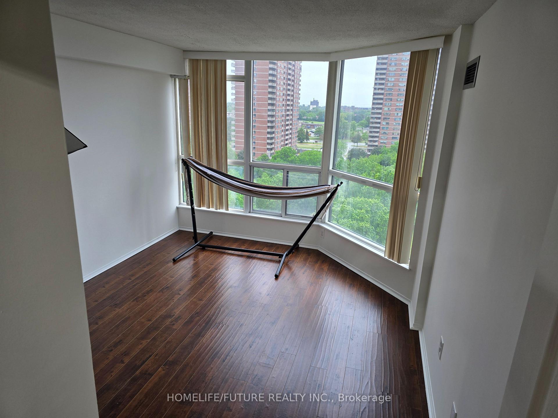 Photo 14 of Unit 1117, 5 Rowntree Road, Etobicoke, Mount Olive-Silverstone-Jamestown — HOMEH