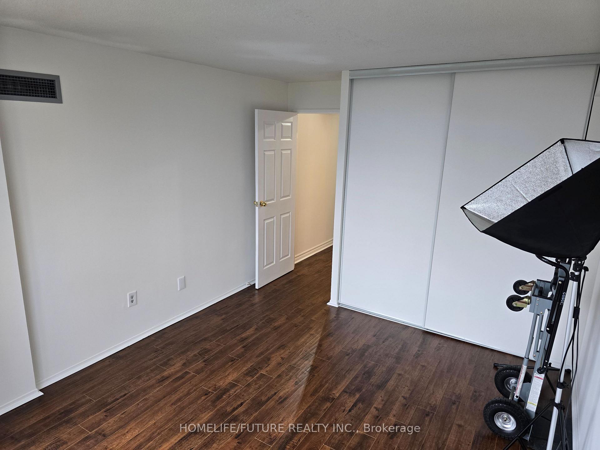 Photo 15 of Unit 1117, 5 Rowntree Road, Etobicoke, Mount Olive-Silverstone-Jamestown — HOMEH