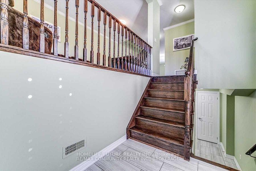 Photo 5 of 84 Wimbledon Court, Whitby, Williamsburg — HOMEH
