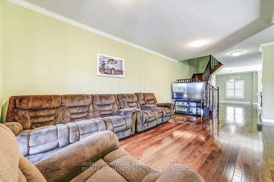 Photo 10 of 84 Wimbledon Court, Whitby, Williamsburg — HOMEH