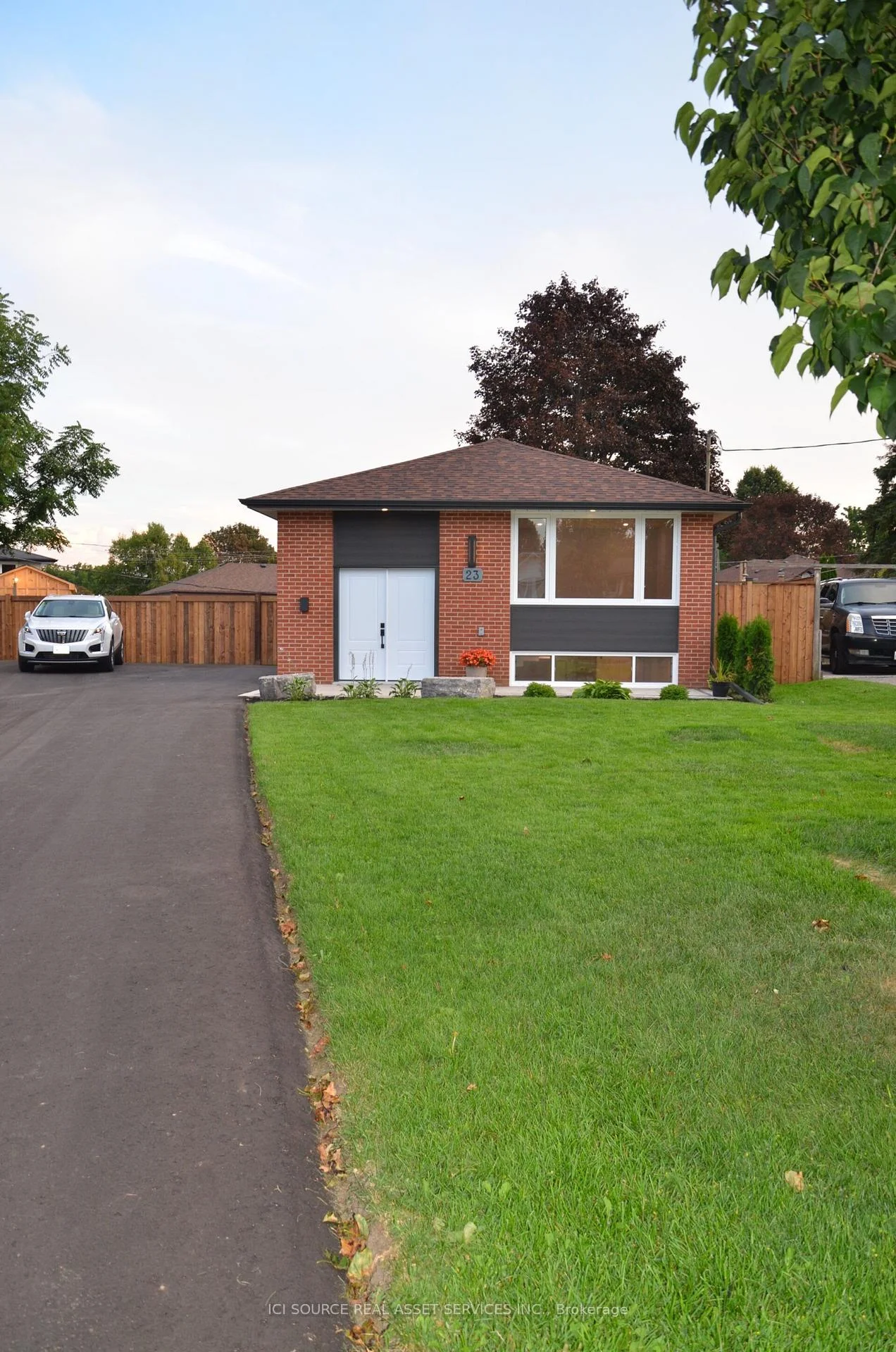 Photo 10 of 23 Sunset Road, Clarington, Bowmanville — HOMEH