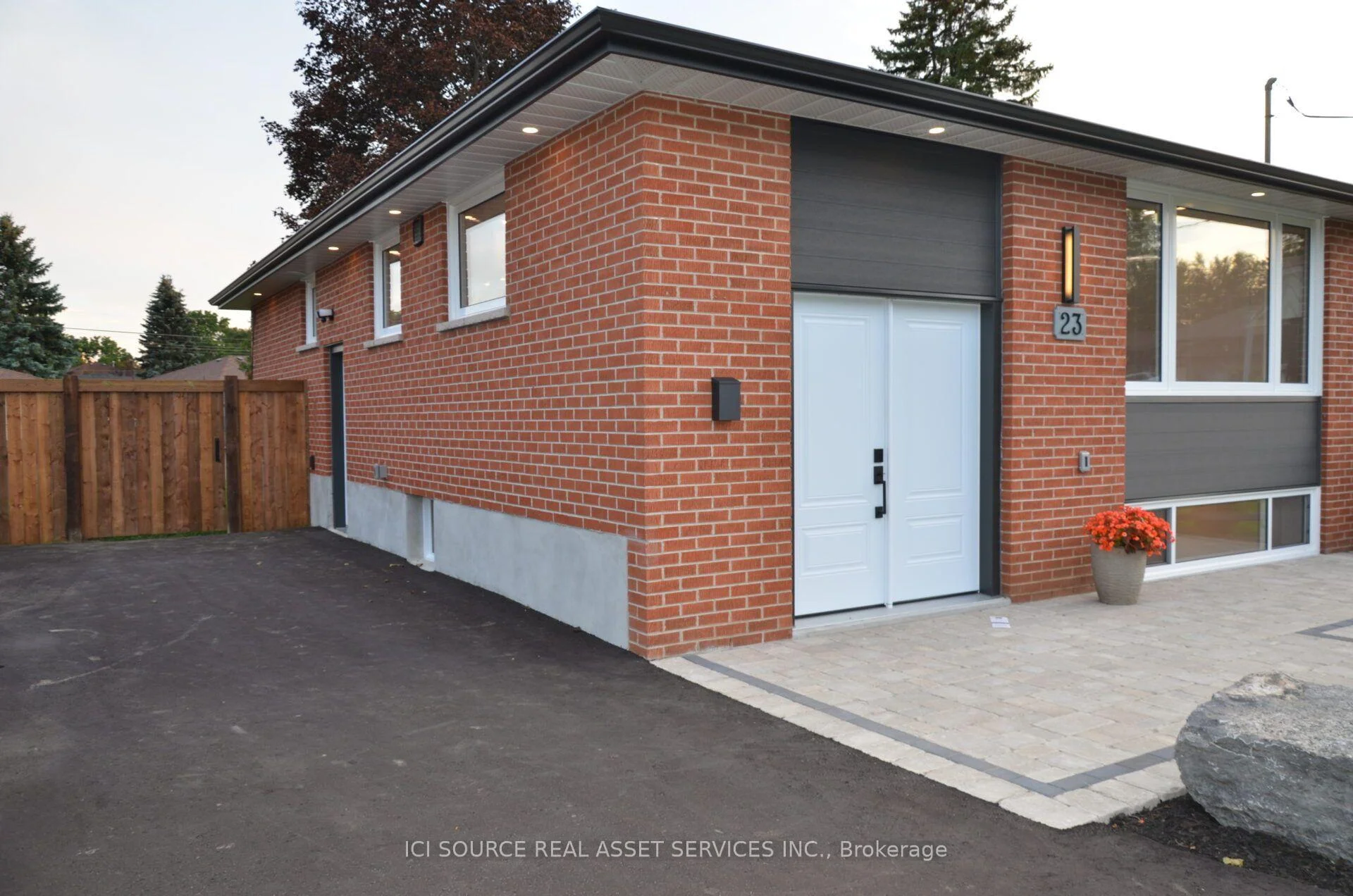 Photo 8 of 23 Sunset Road, Clarington, Bowmanville — HOMEH