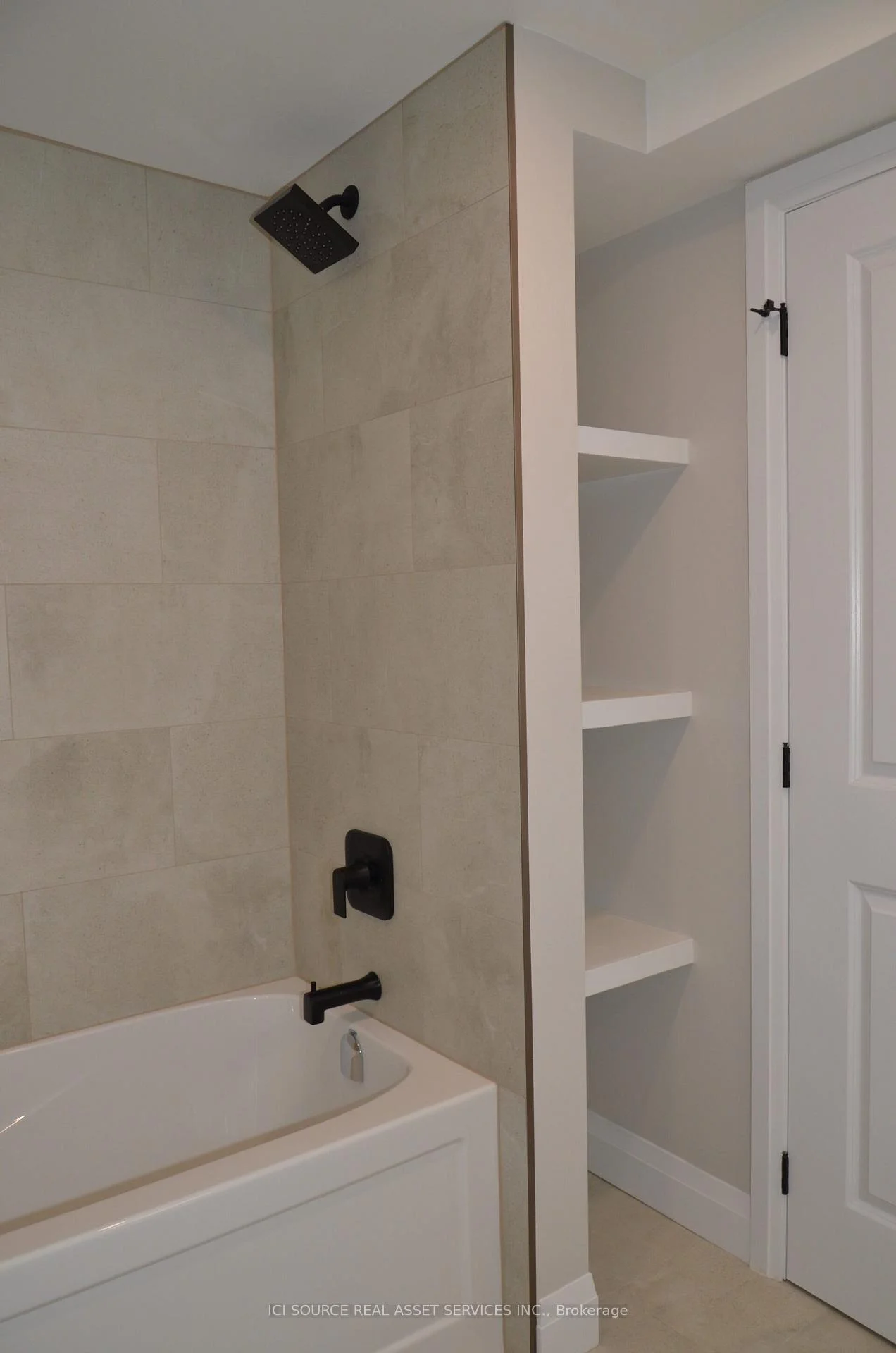 Photo 20 of 23 Sunset Road, Clarington, Bowmanville — HOMEH