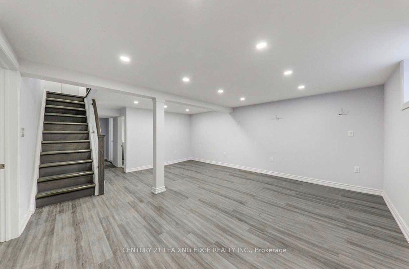 Photo 9 of 301 Rossland Road W, Whitby, Williamsburg — HOMEH