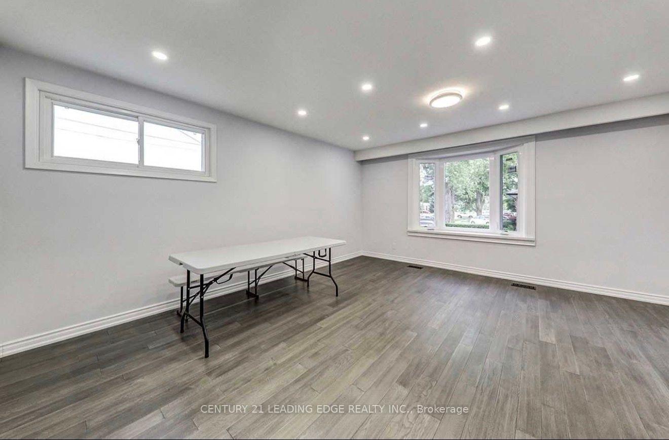 Photo 15 of 301 Rossland Road W, Whitby, Williamsburg — HOMEH