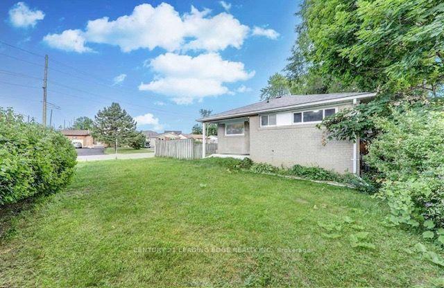 Photo 19 of 301 Rossland Road W, Whitby, Williamsburg — HOMEH