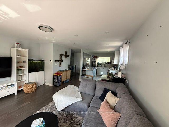 Photo 22 of 301 Rossland Road W, Whitby, Williamsburg — HOMEH