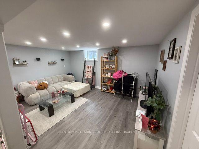 Photo 31 of 301 Rossland Road W, Whitby, Williamsburg — HOMEH