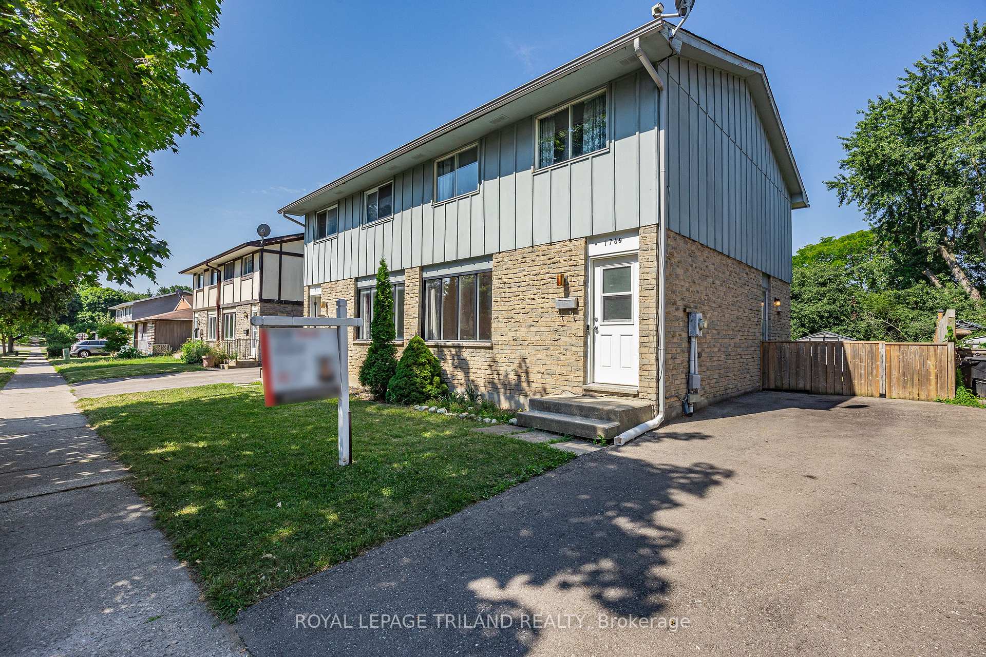 Photo of 1769 Aldersbrook Road