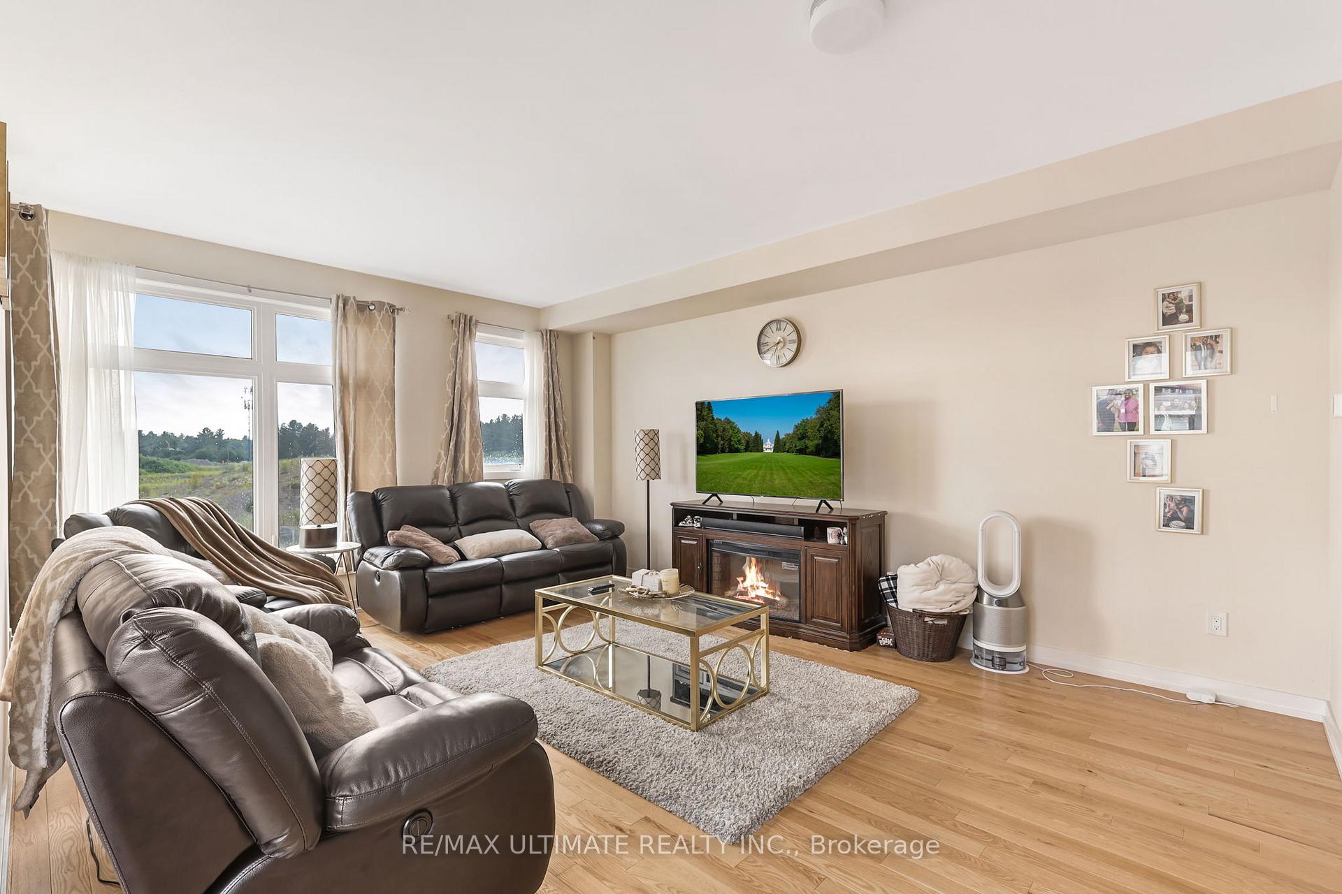 Photo 6 of 2632 Castlegate Crossing Drive, Pickering, Duffin Heights — HOMEH