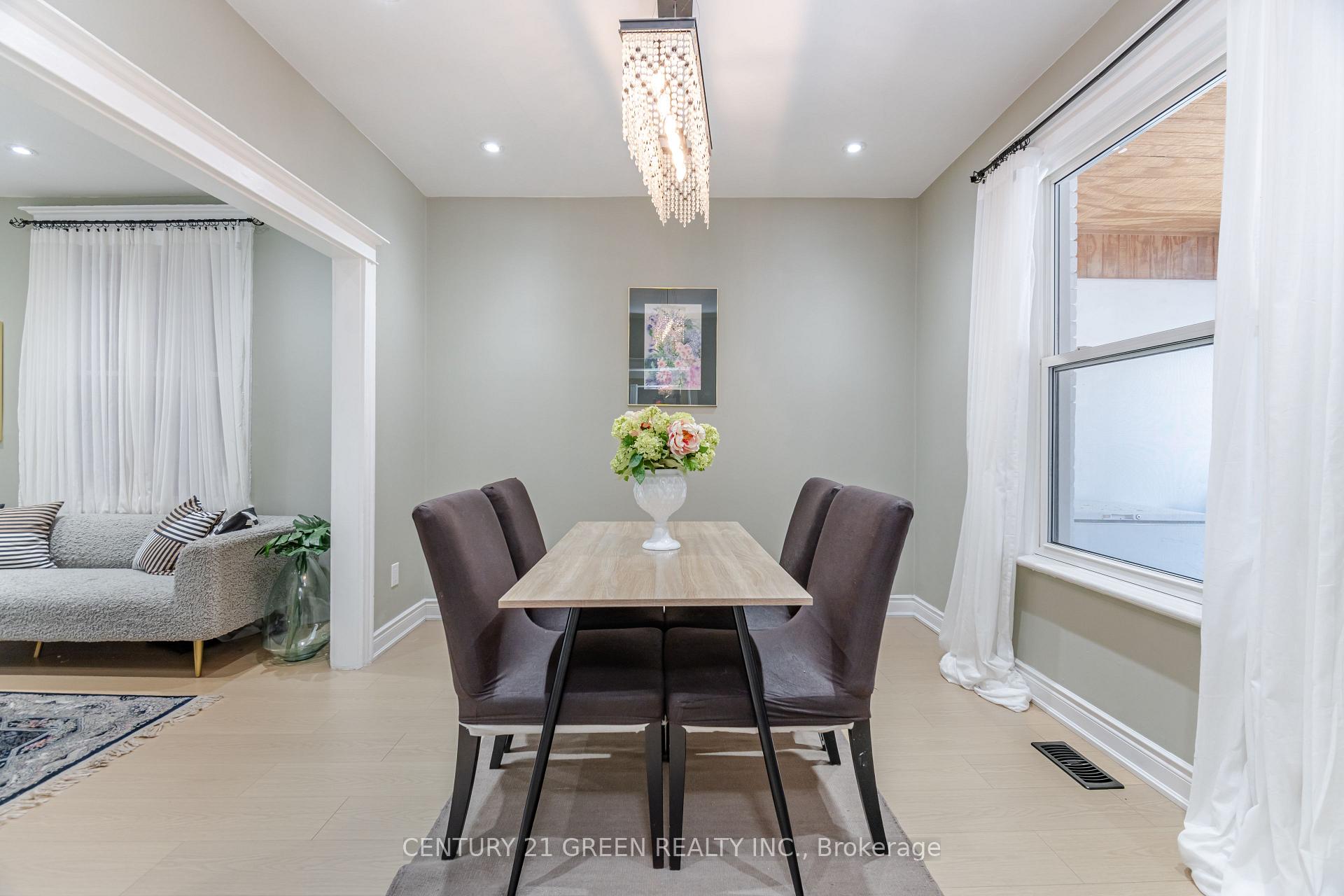 Photo 9 of 61 Stirton Street, Hamilton, Gibson — HOMEH
