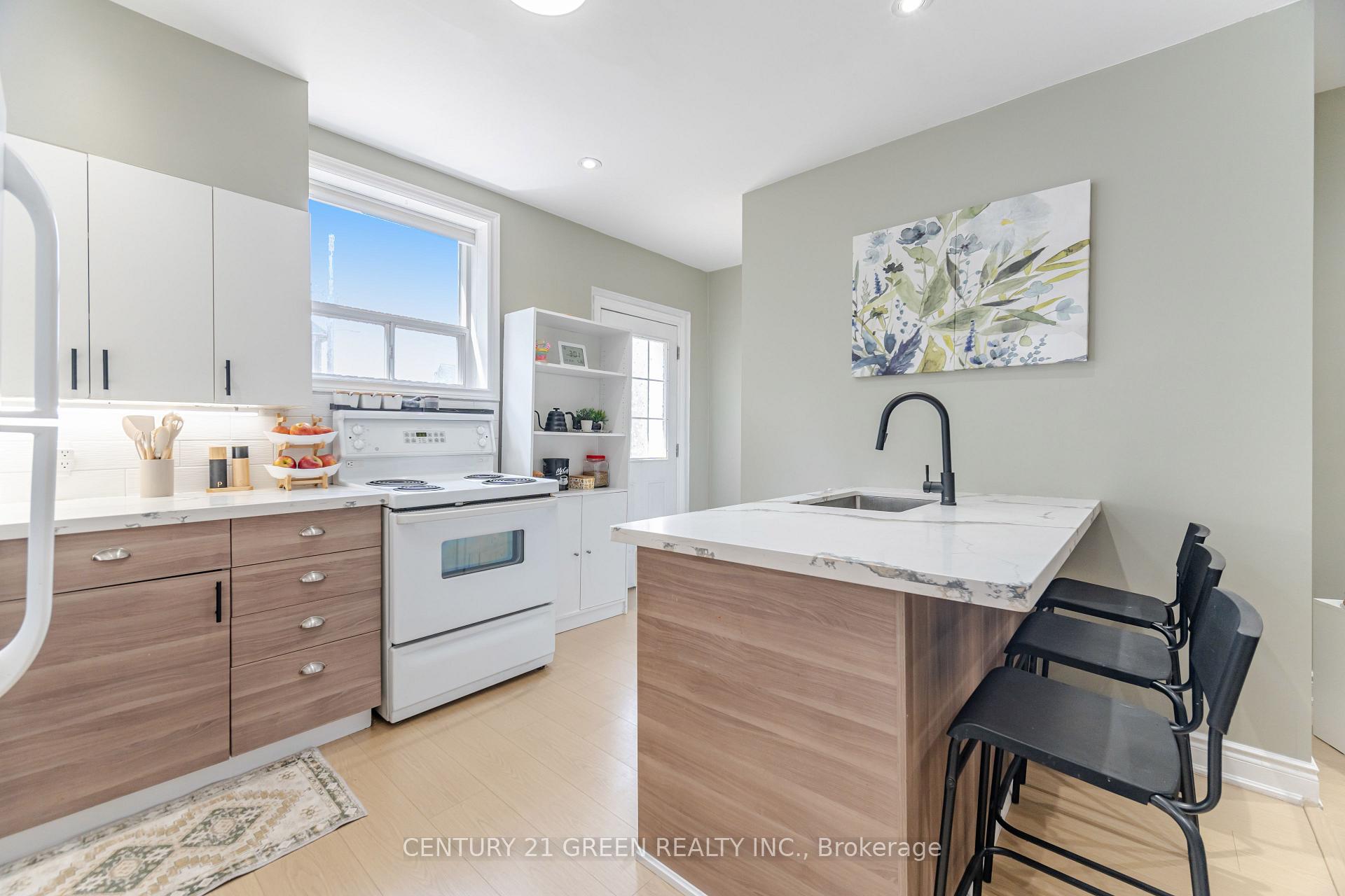 Photo 16 of 61 Stirton Street, Hamilton, Gibson — HOMEH