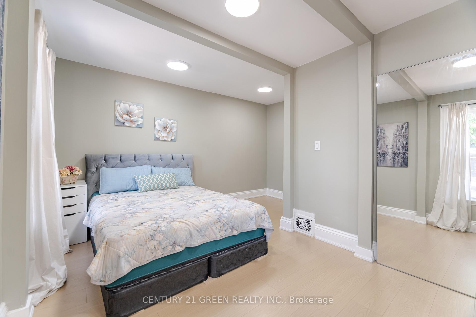 Photo 20 of 61 Stirton Street, Hamilton, Gibson — HOMEH
