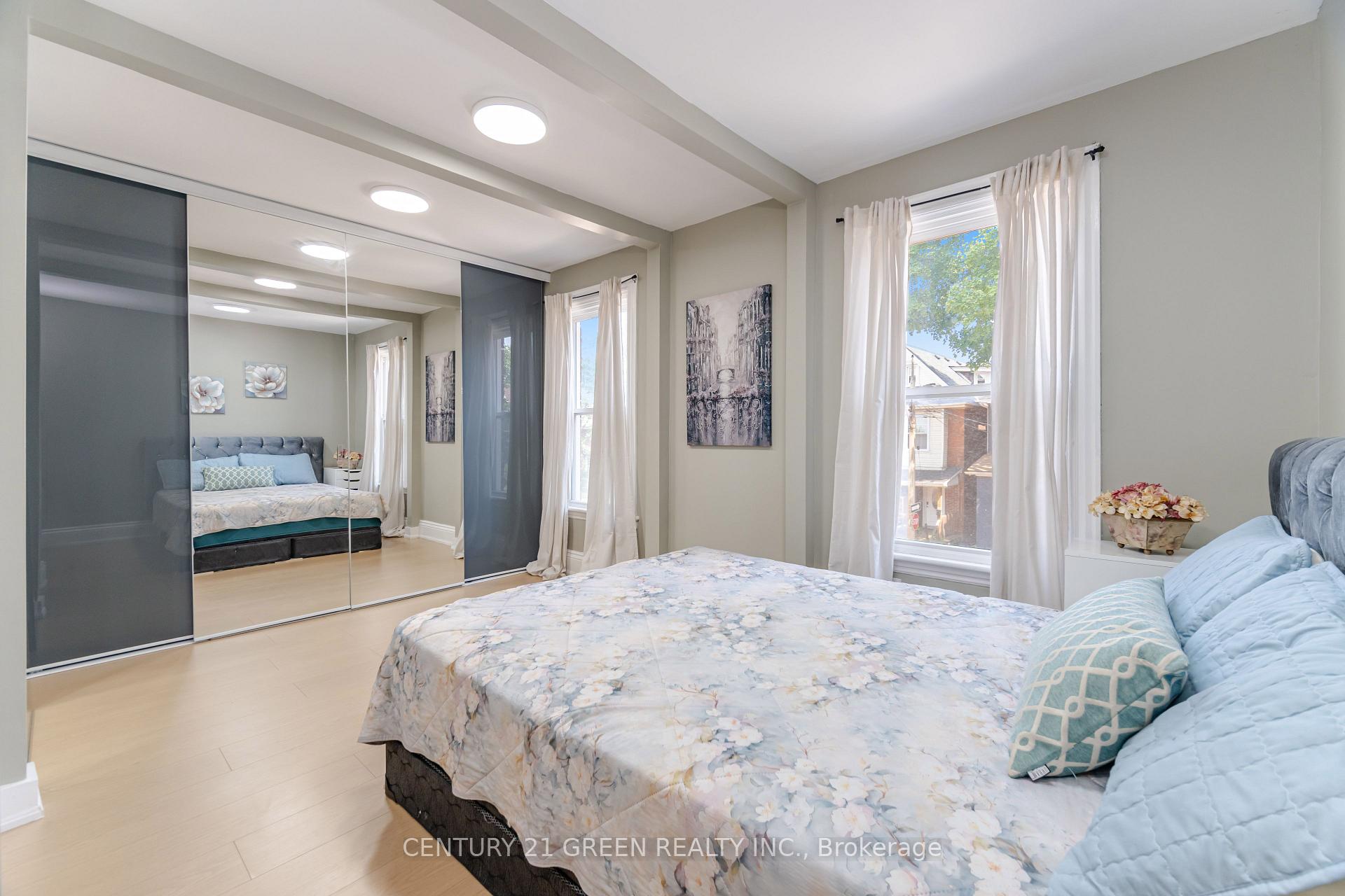 Photo 21 of 61 Stirton Street, Hamilton, Gibson — HOMEH