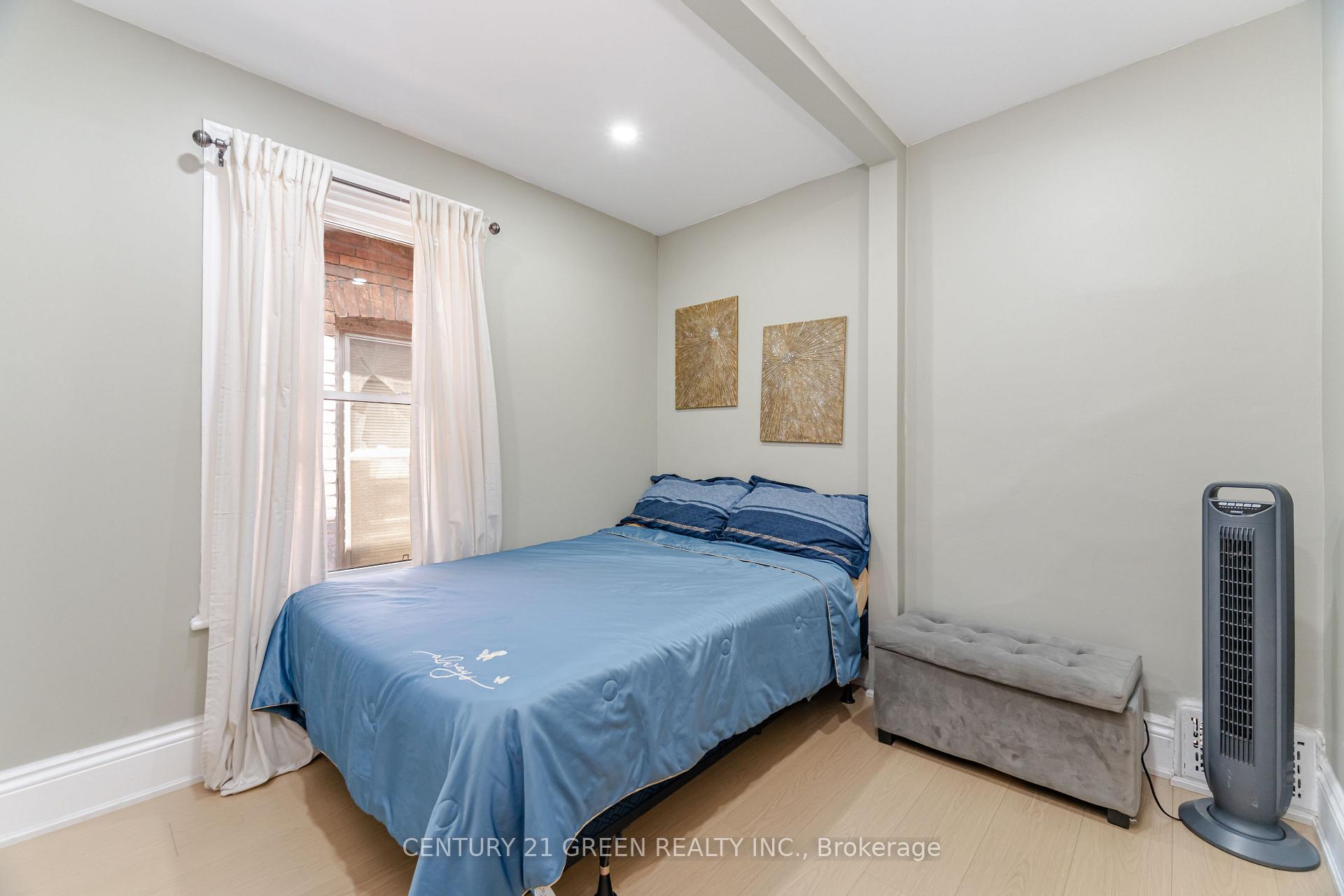 Photo 23 of 61 Stirton Street, Hamilton, Gibson — HOMEH