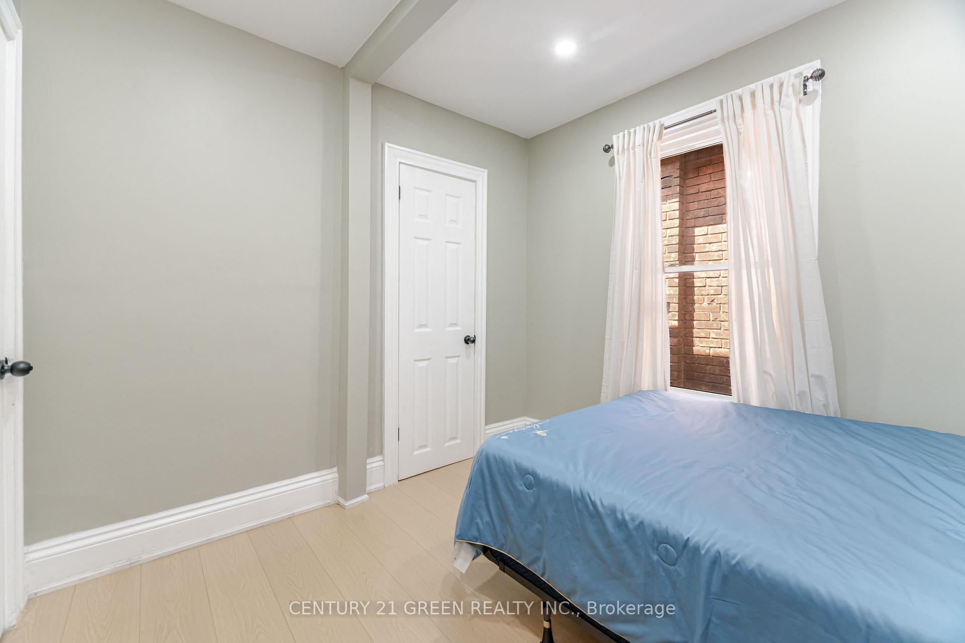 Photo 24 of 61 Stirton Street, Hamilton, Gibson — HOMEH