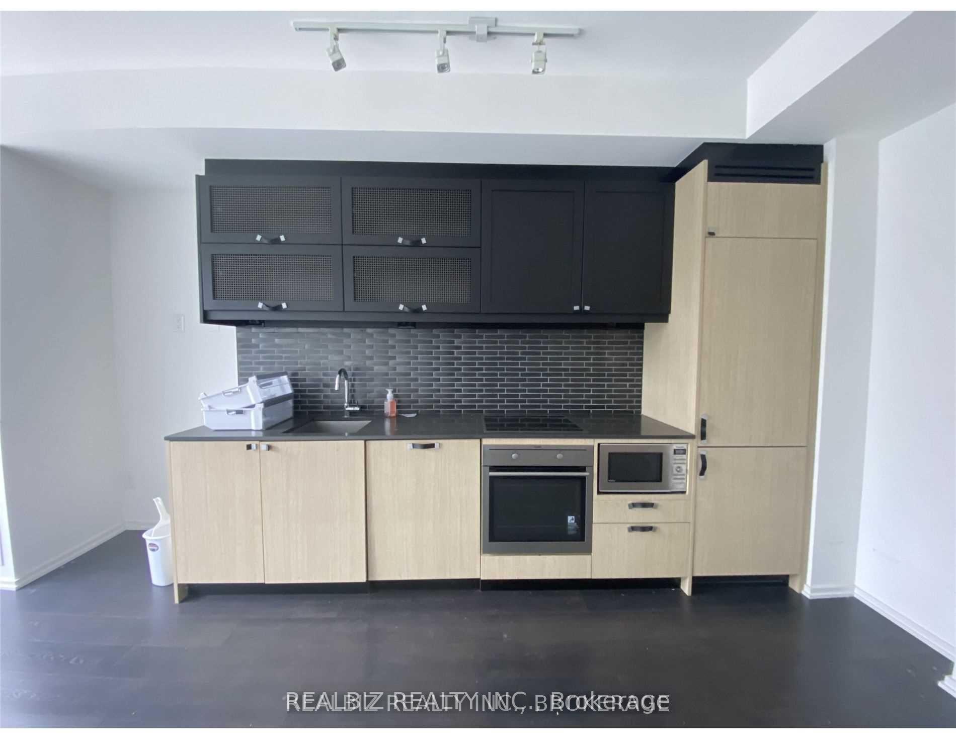 Photo 4 of Unit 212, 783 Bathurst Street, Toronto, University — HOMEH
