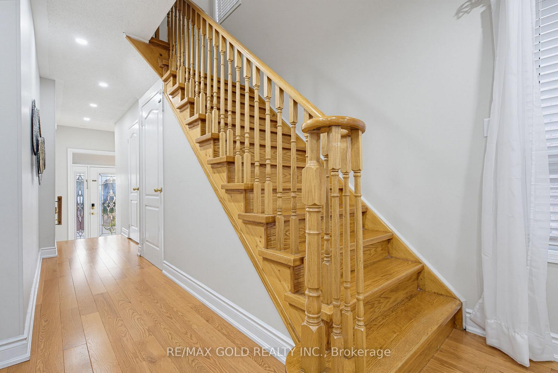 Photo 2 of 46 Sand Cherry Crescent, Brampton, Sandringham-Wellington — HOMEH