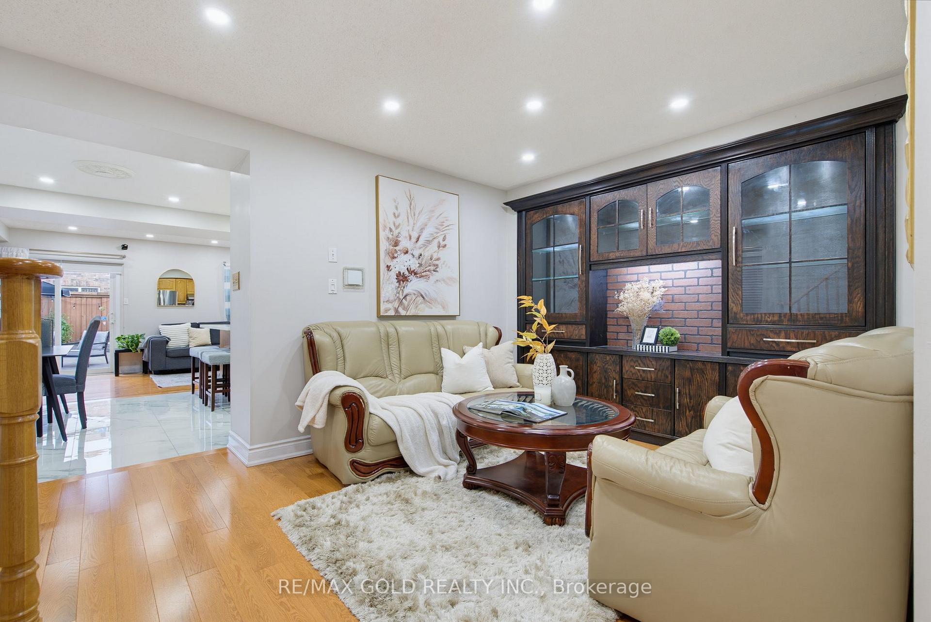 Photo 4 of 46 Sand Cherry Crescent, Brampton, Sandringham-Wellington — HOMEH