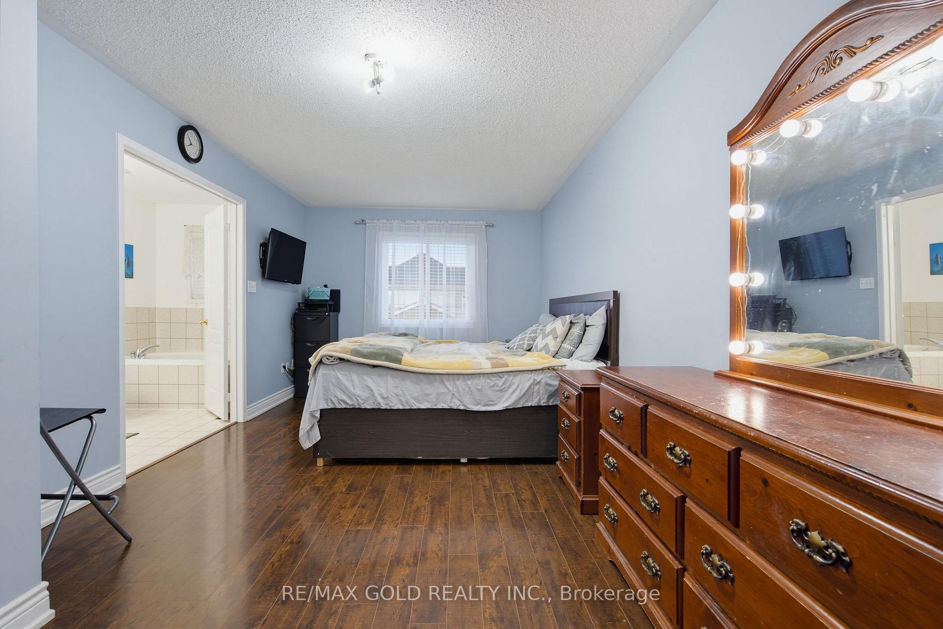 Photo 21 of 46 Sand Cherry Crescent, Brampton, Sandringham-Wellington — HOMEH