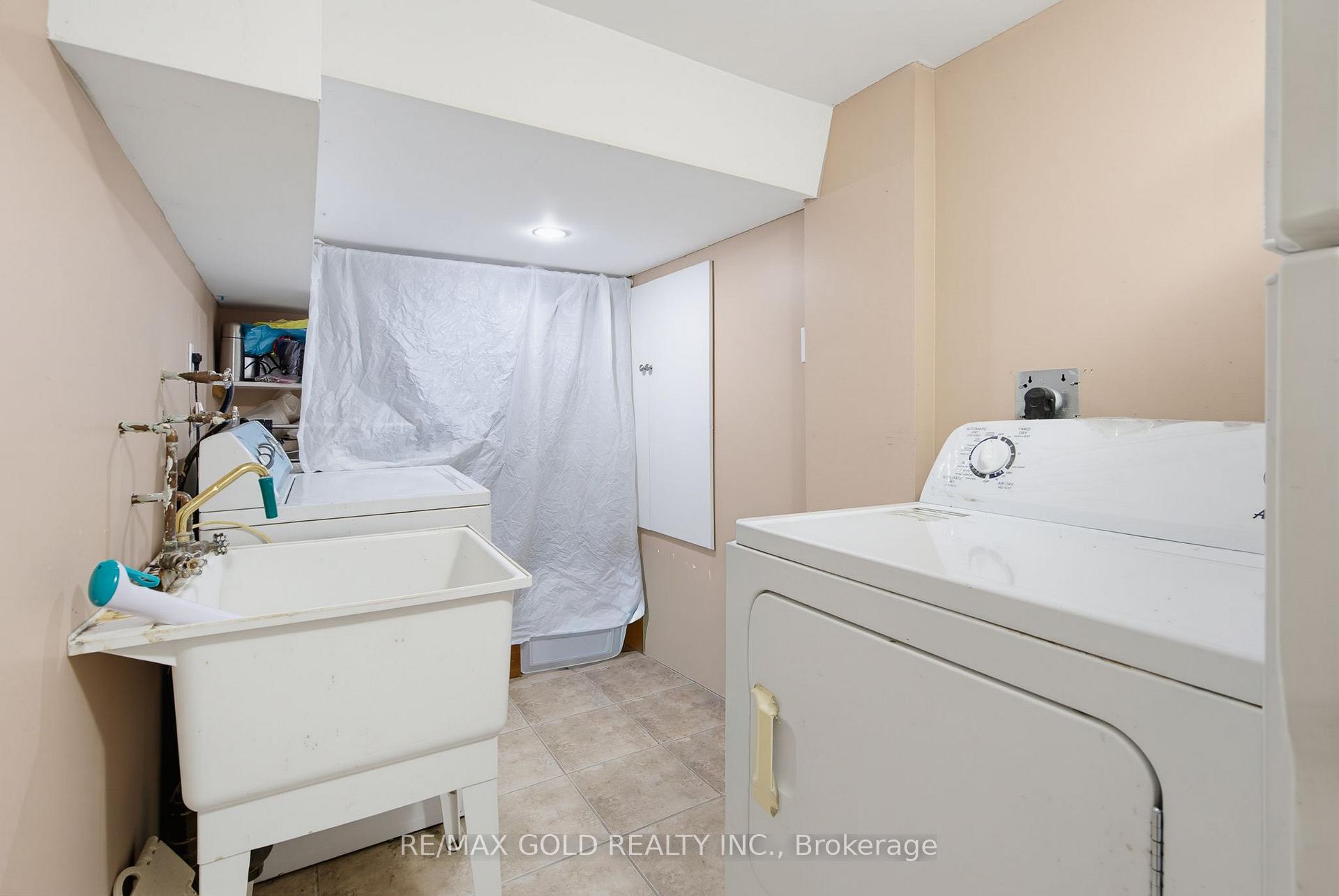Photo 31 of 46 Sand Cherry Crescent, Brampton, Sandringham-Wellington — HOMEH