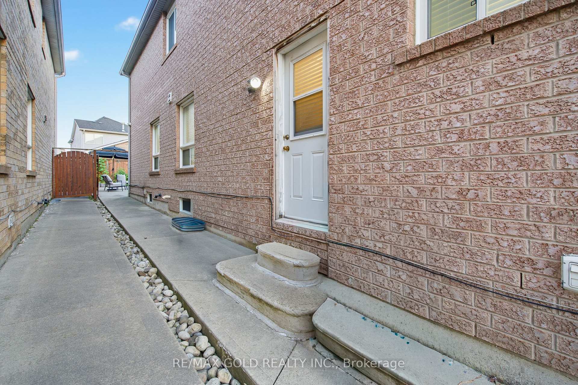 Photo 33 of 46 Sand Cherry Crescent, Brampton, Sandringham-Wellington — HOMEH