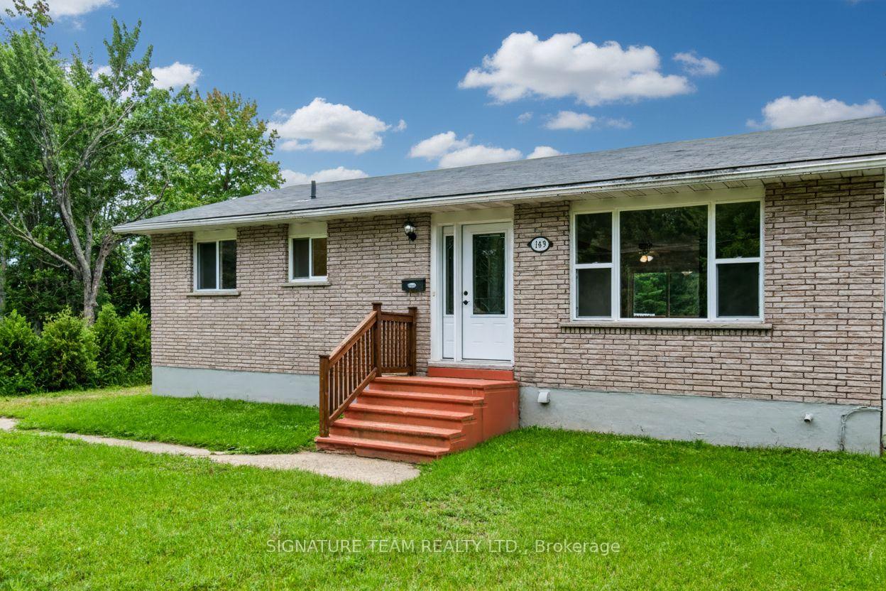 Photo 2 of 189 Schwanz Road, Petawawa, Petawawa — HOMEH