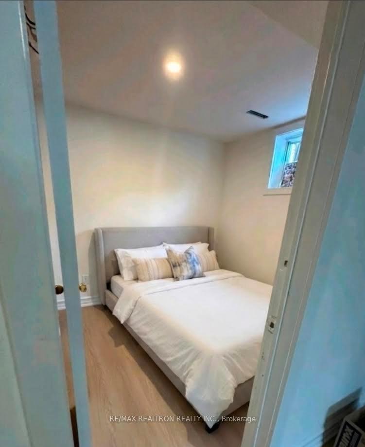 Photo 9 of 55 Cromarty Place, Vaughan, Maple — HOMEH