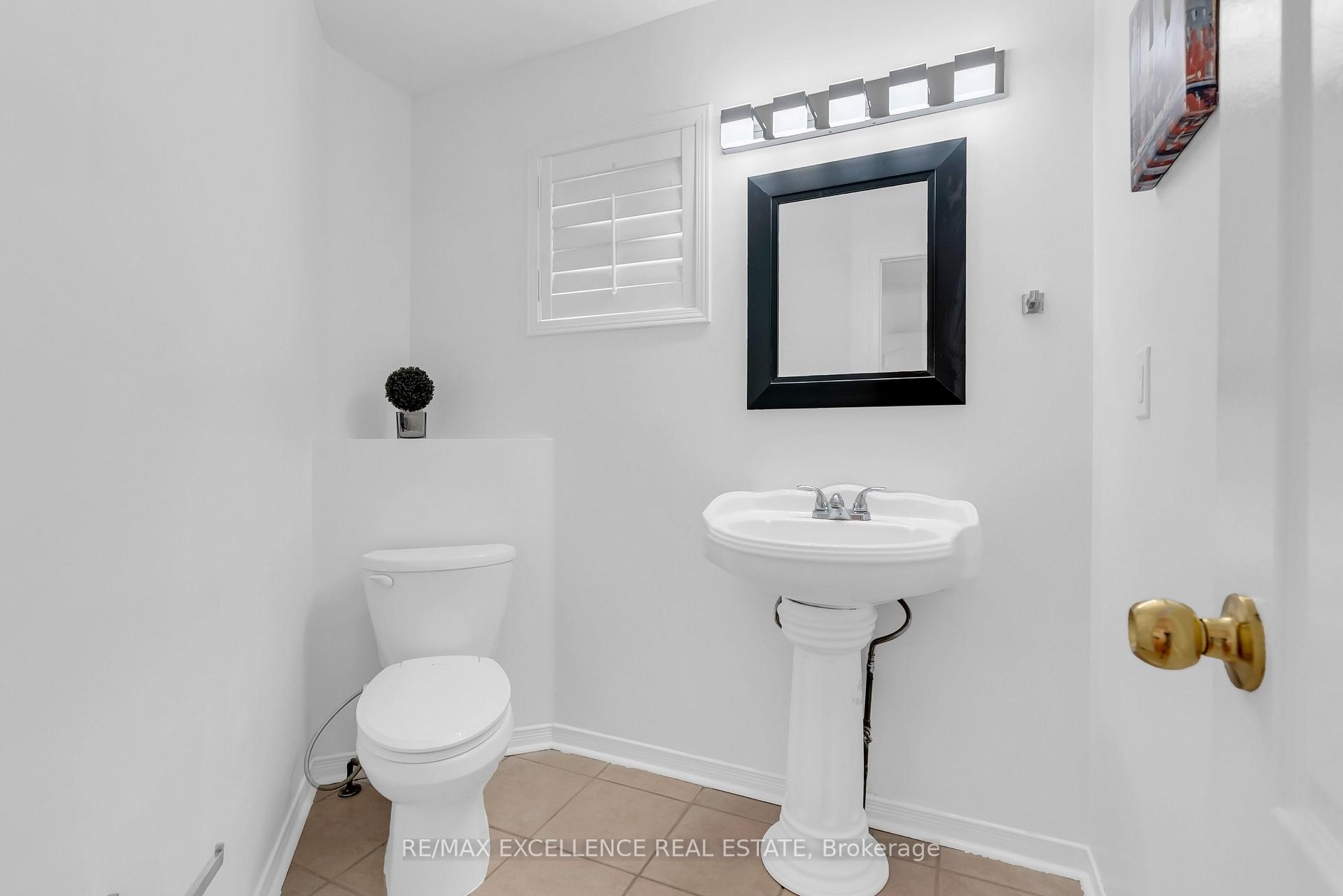 Photo 8 of 50 Jewel Crescent, Brampton, Sandringham-Wellington — HOMEH