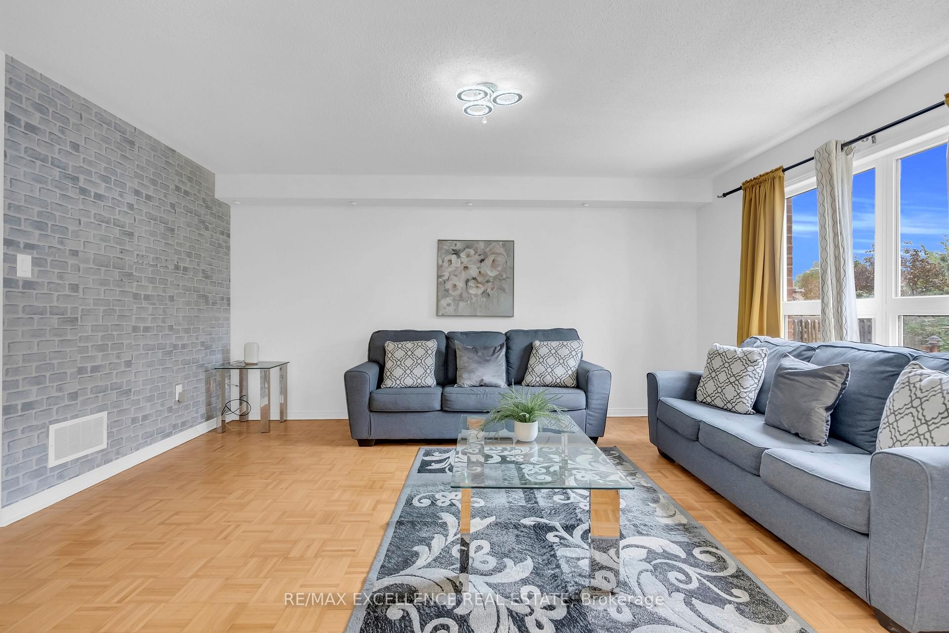 Photo 9 of 50 Jewel Crescent, Brampton, Sandringham-Wellington — HOMEH