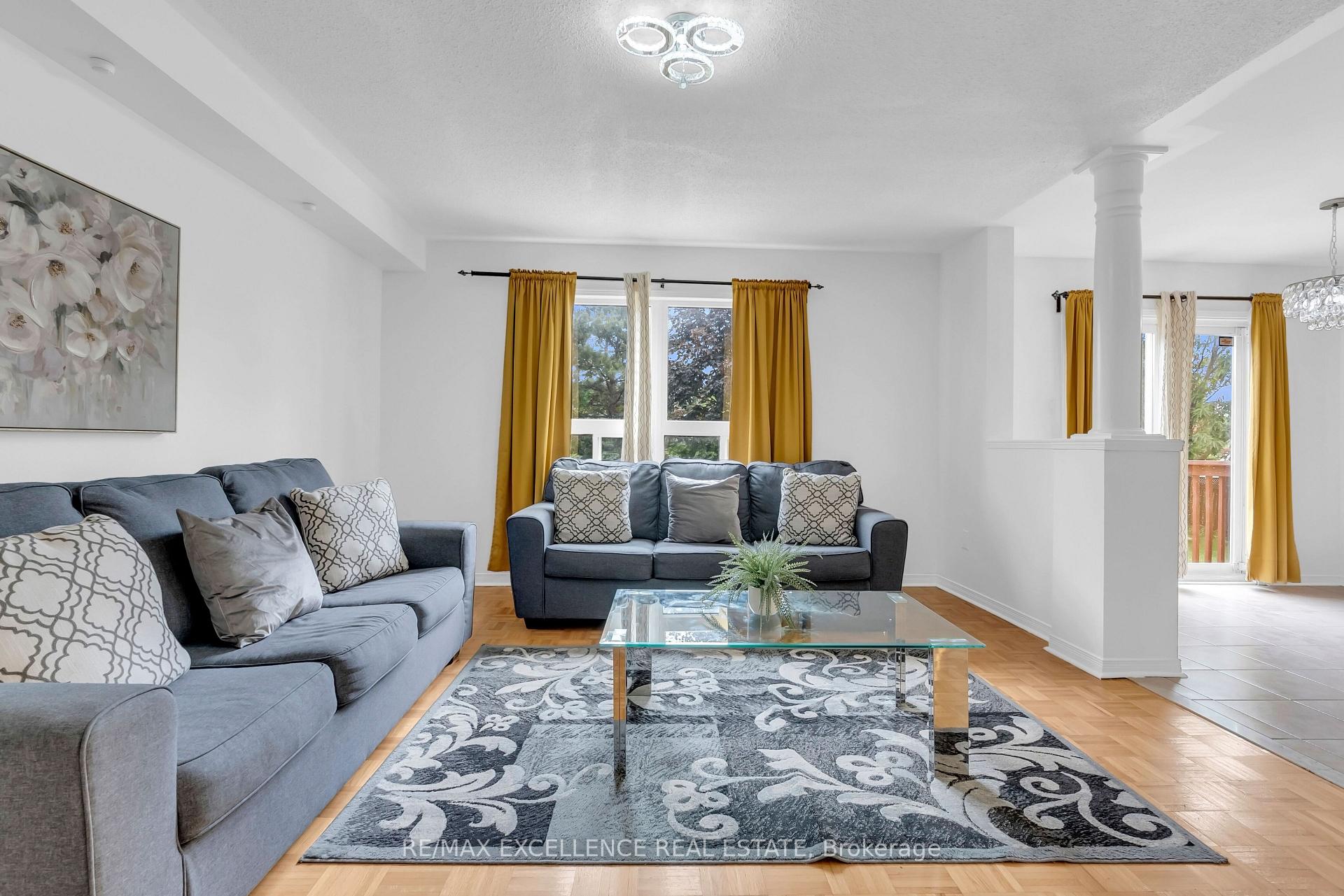 Photo 10 of 50 Jewel Crescent, Brampton, Sandringham-Wellington — HOMEH