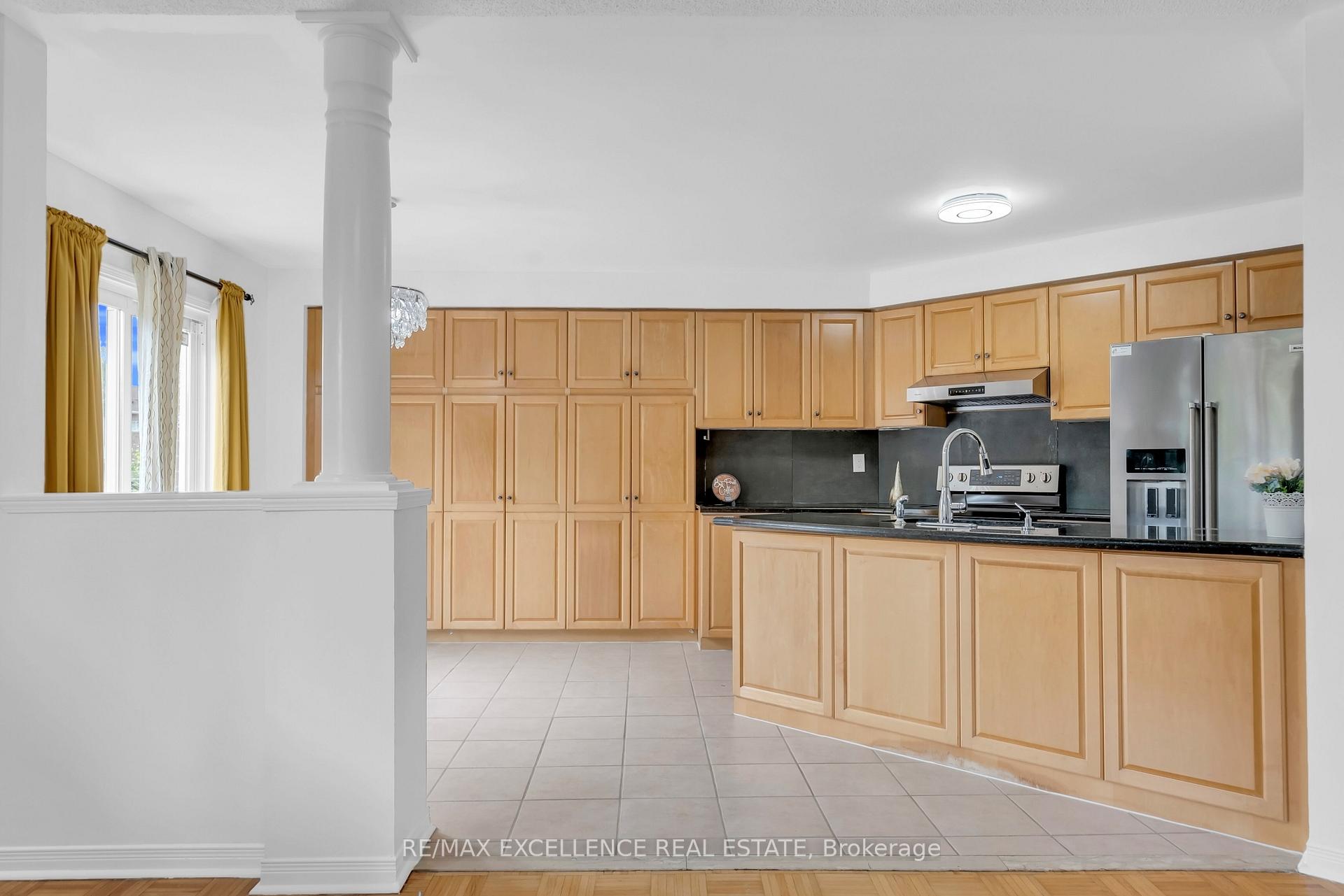 Photo 12 of 50 Jewel Crescent, Brampton, Sandringham-Wellington — HOMEH