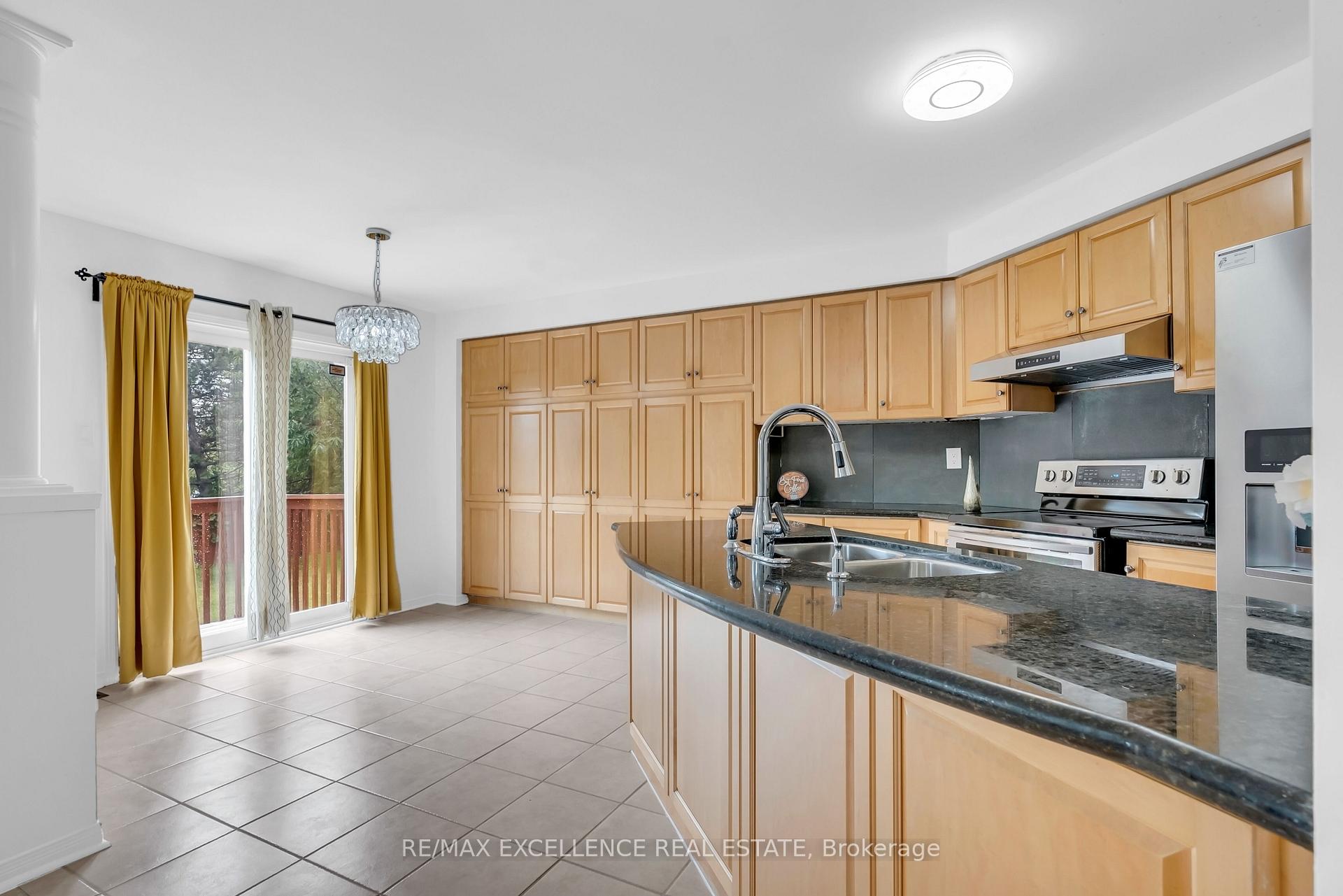 Photo 13 of 50 Jewel Crescent, Brampton, Sandringham-Wellington — HOMEH