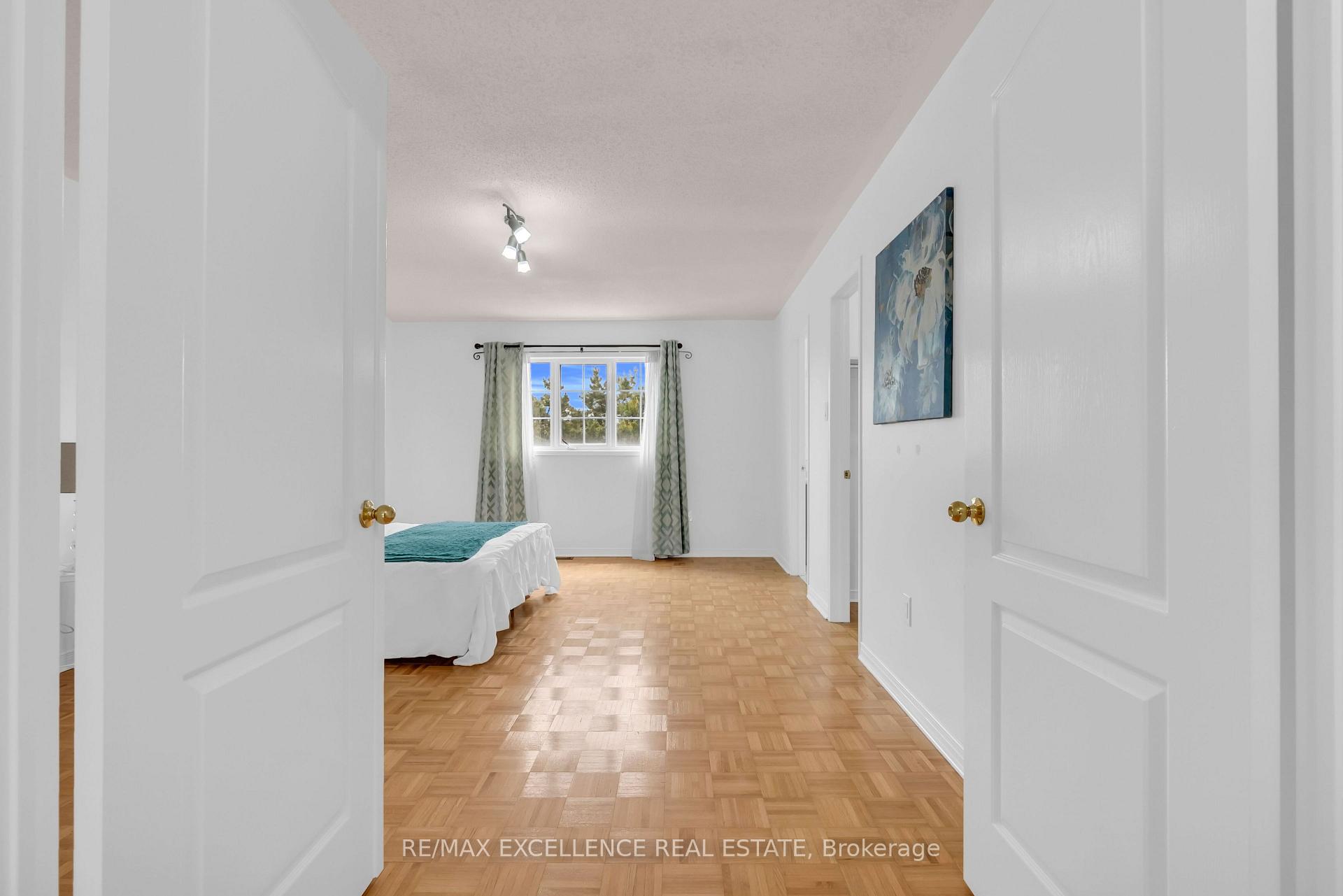 Photo 19 of 50 Jewel Crescent, Brampton, Sandringham-Wellington — HOMEH