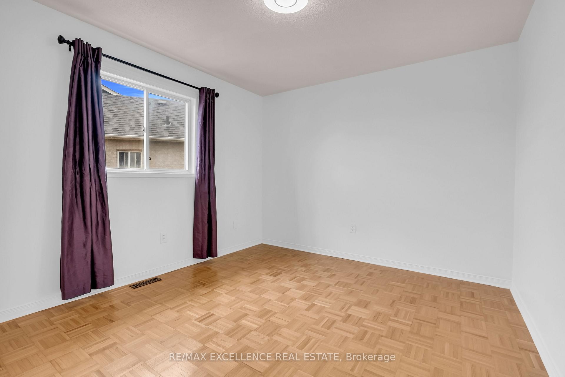 Photo 28 of 50 Jewel Crescent, Brampton, Sandringham-Wellington — HOMEH